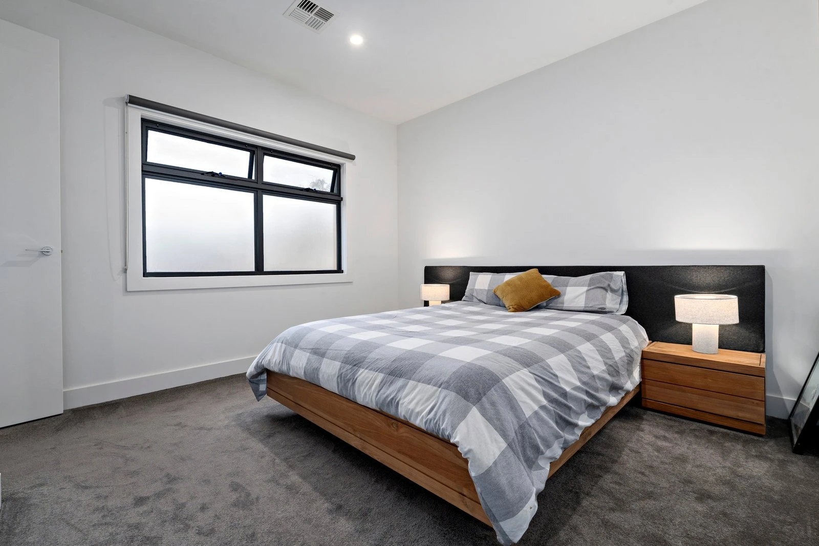 1/4 Garden Road, Camberwell, 3124