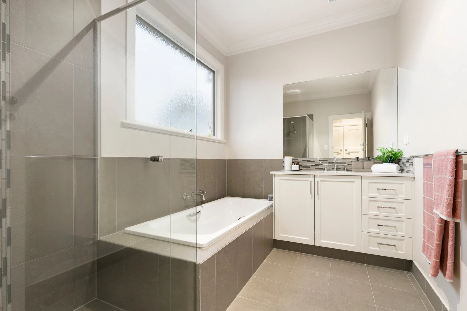 14 Laing Street, Mont Albert, 3127