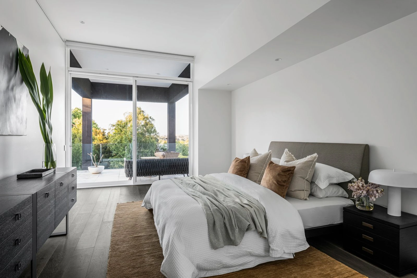 14 Linlithgow Road, Toorak, 3142