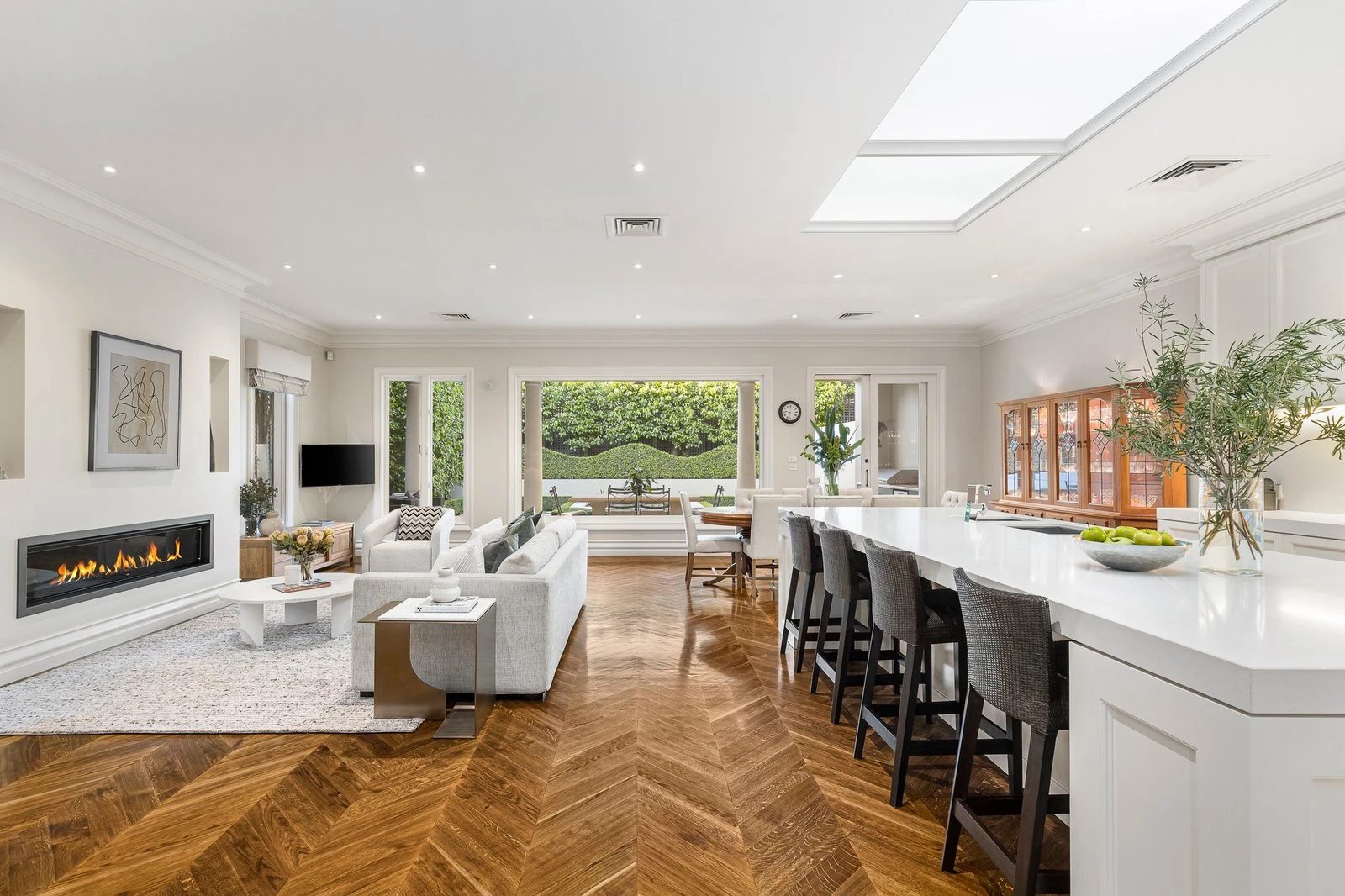 15 Chaucer Crescent, Canterbury, 3126