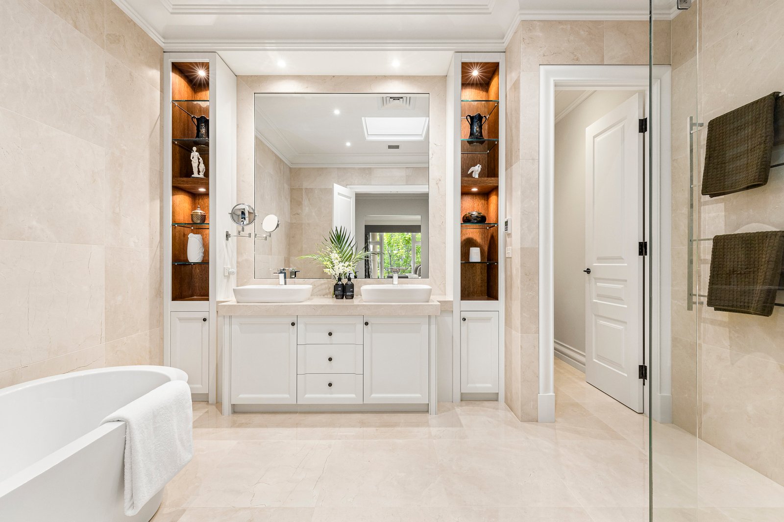 15 Chaucer Crescent, Canterbury, 3126