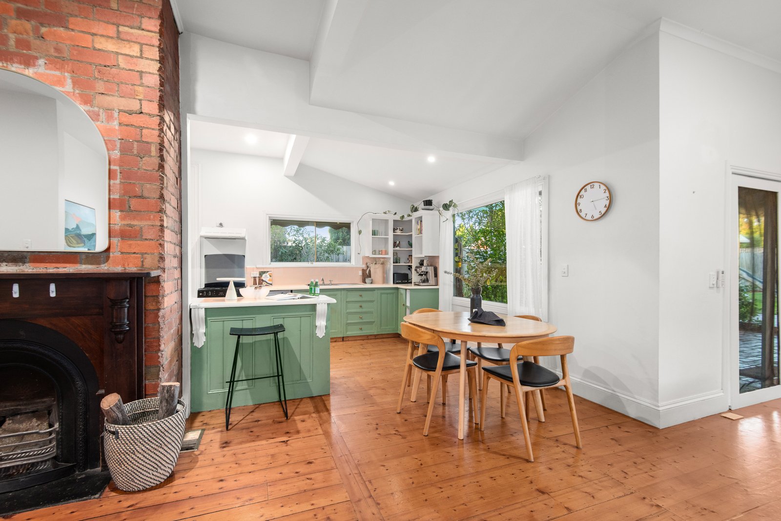 16 Tooronga Road, Malvern East, 3145