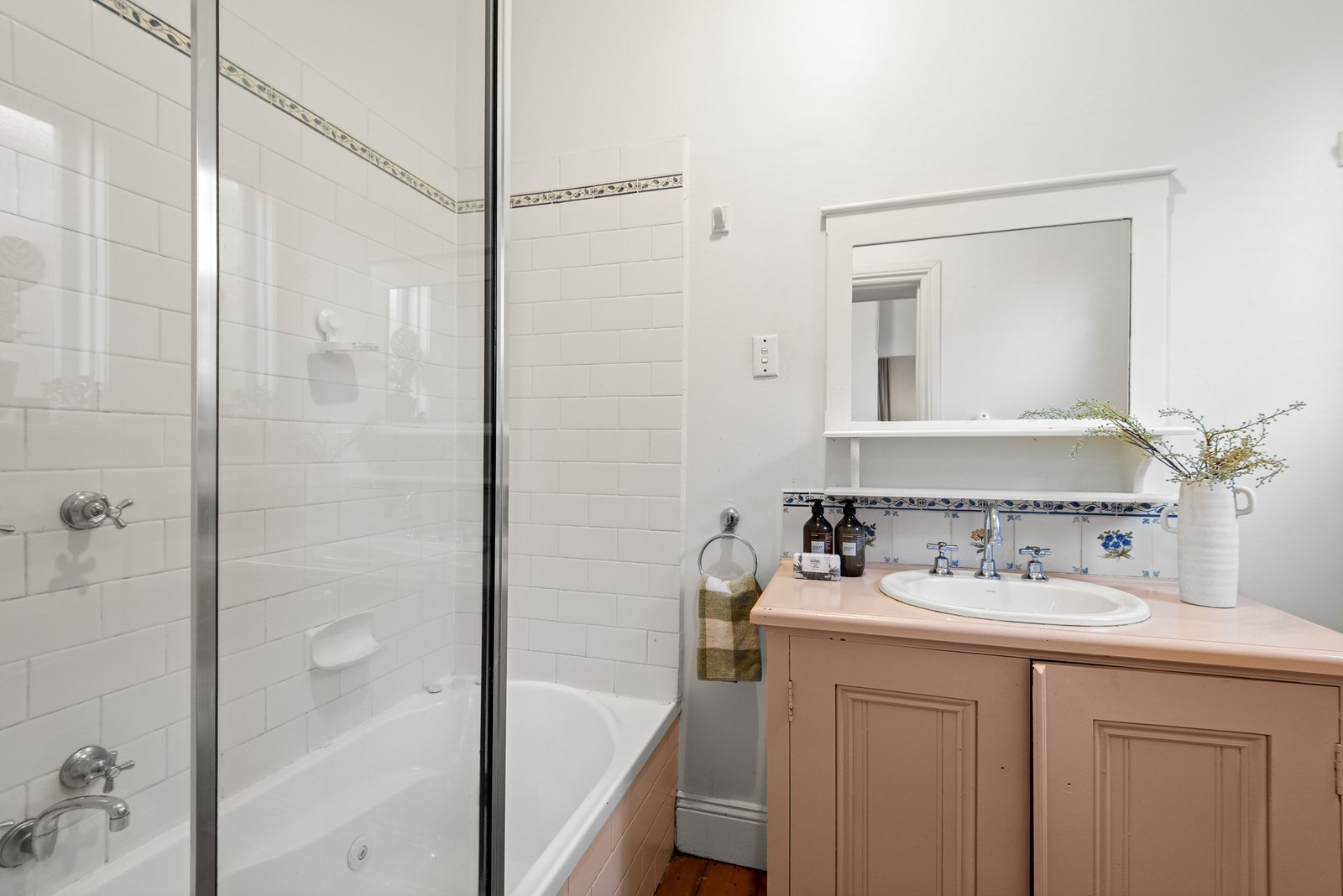 16 Tooronga Road, Malvern East, 3145