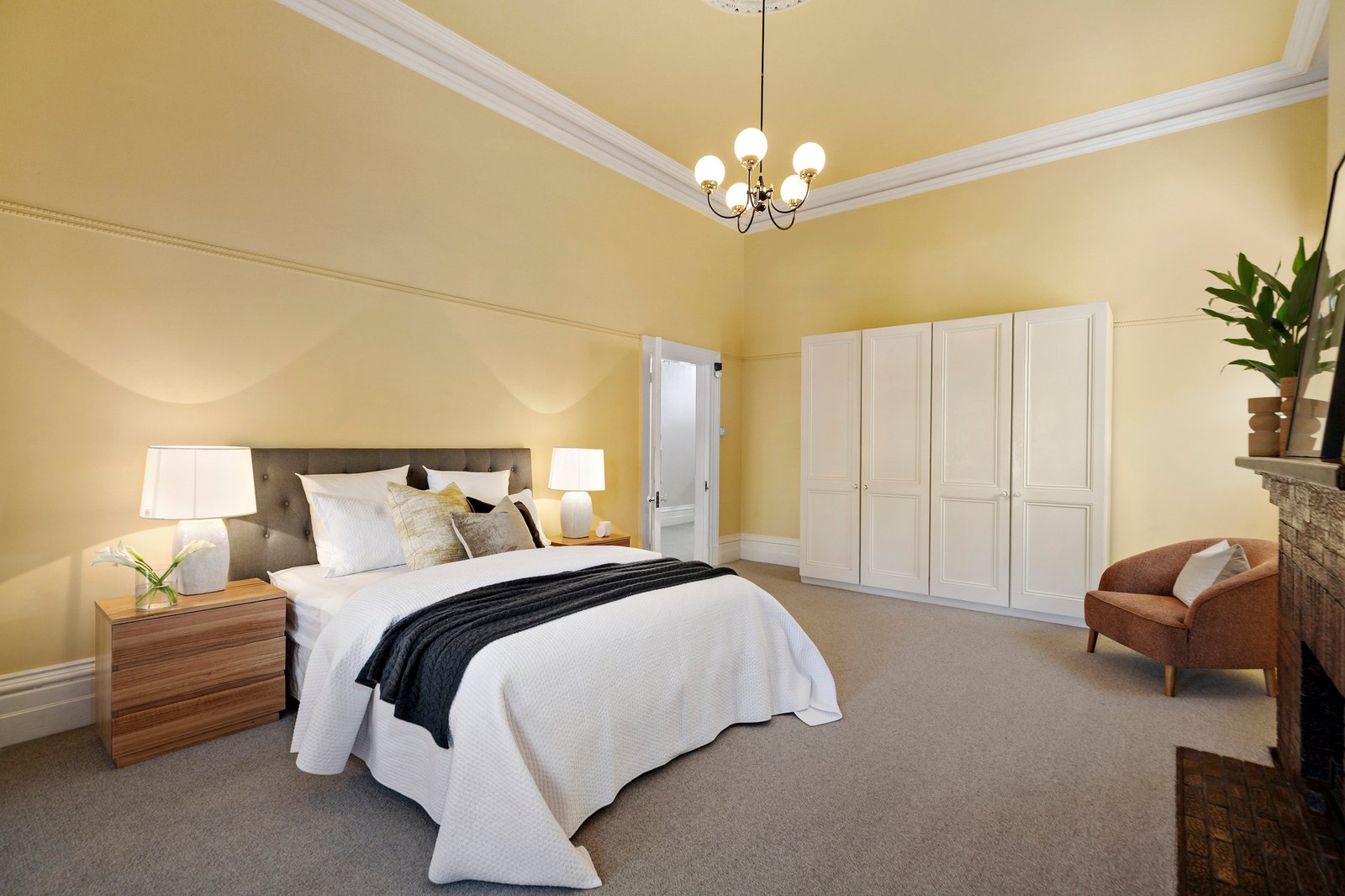 16 Canterbury Road, Albert Park, 3206