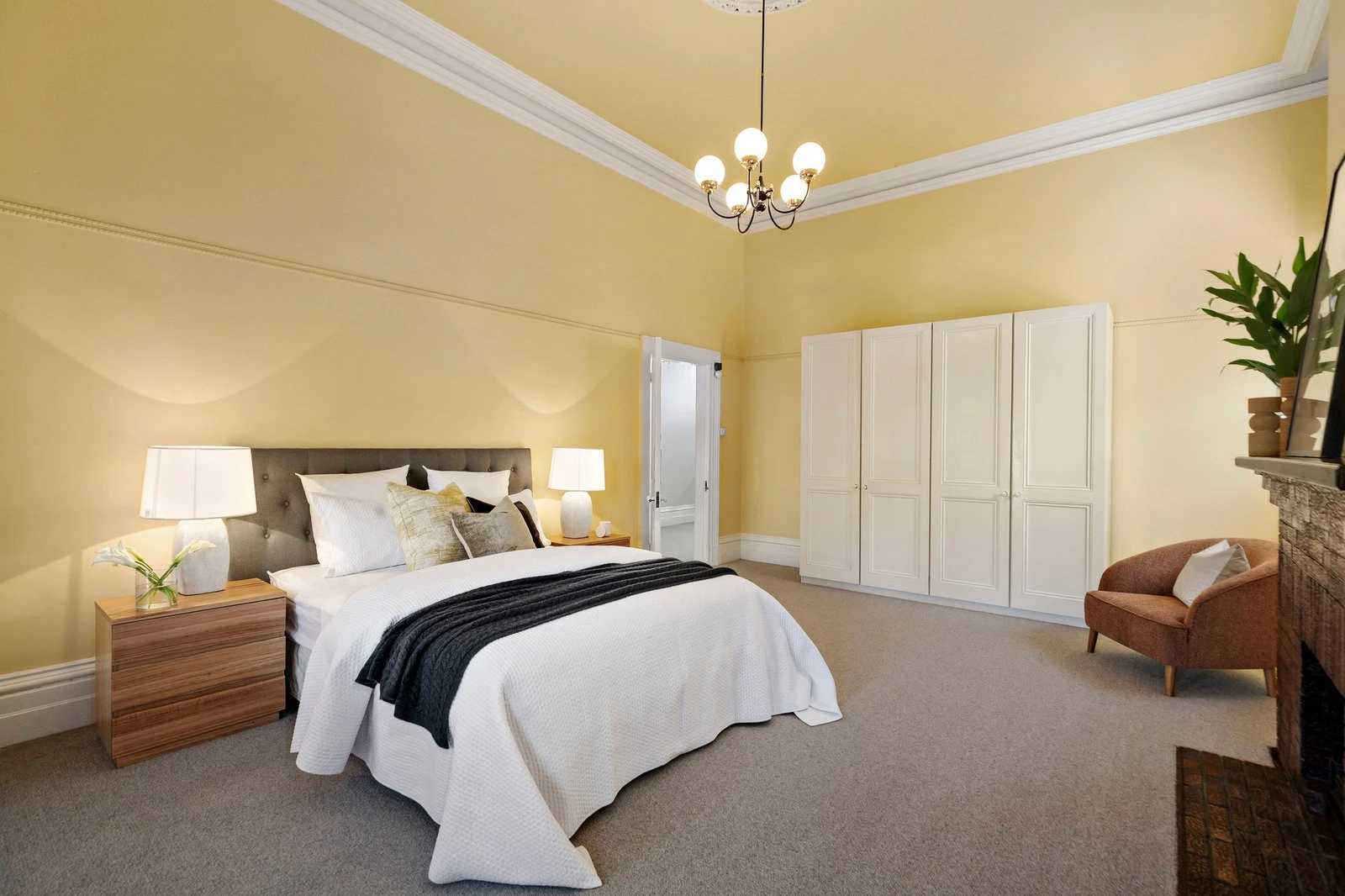 16 Canterbury Road, Albert Park, 3206