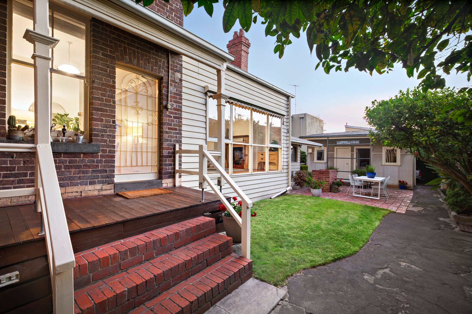 16 Canterbury Road, Albert Park, 3206