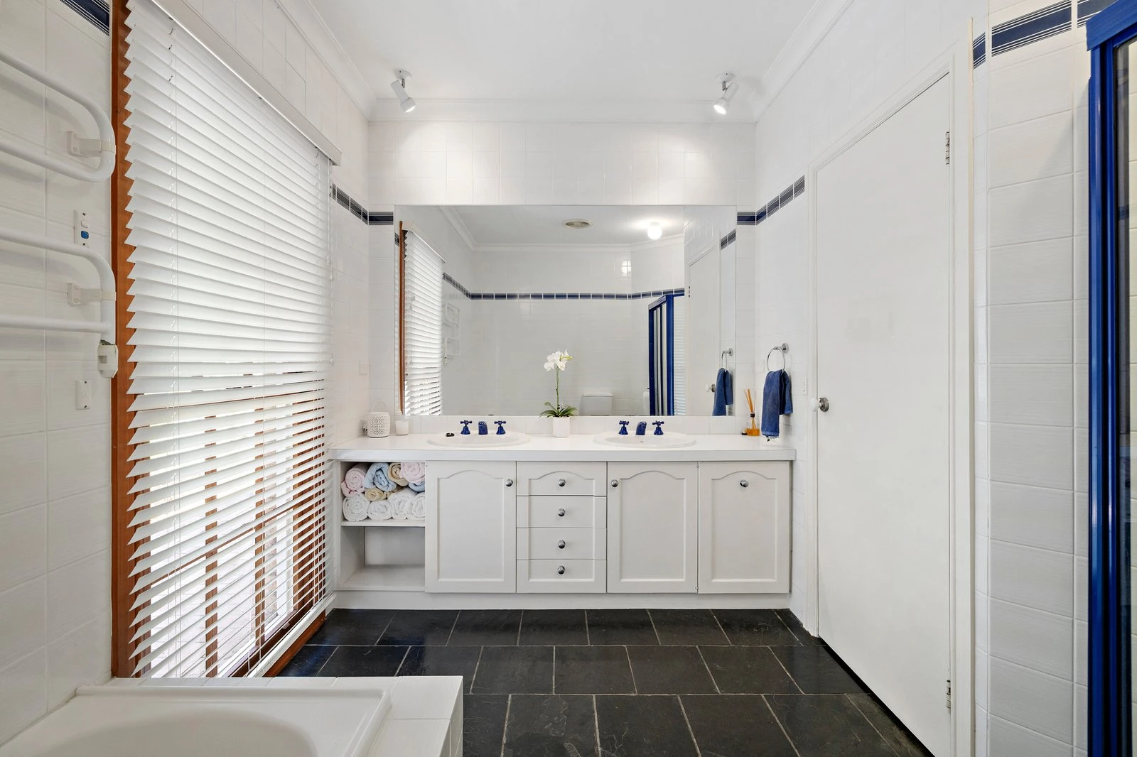 16 Dudson Close, Mount Eliza, 3930