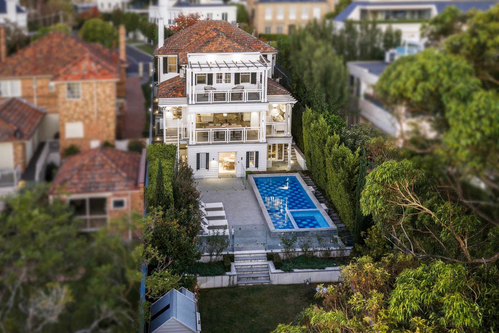 16 Hill Street, Toorak, 3142