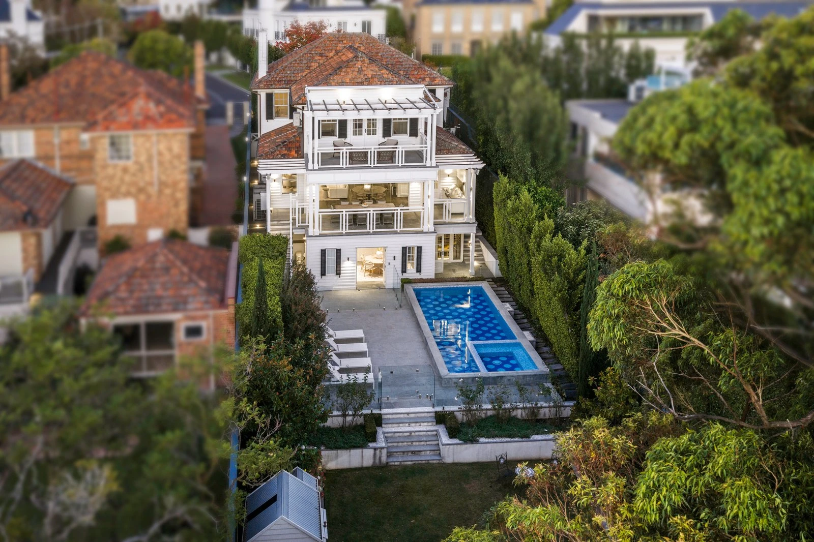 16 Hill Street, Toorak, 3142