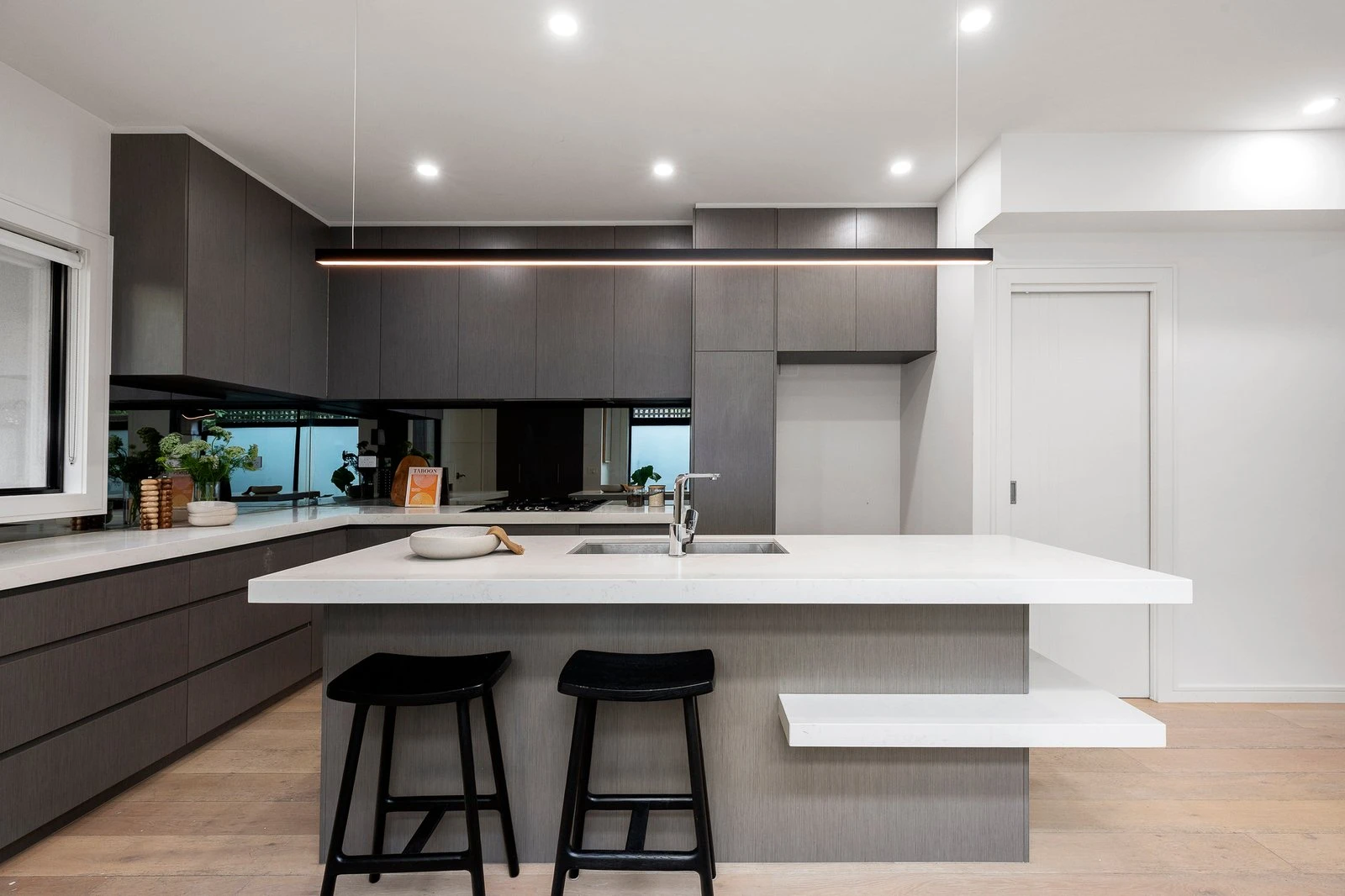 1/6a Ruabon Road, Toorak, 3142