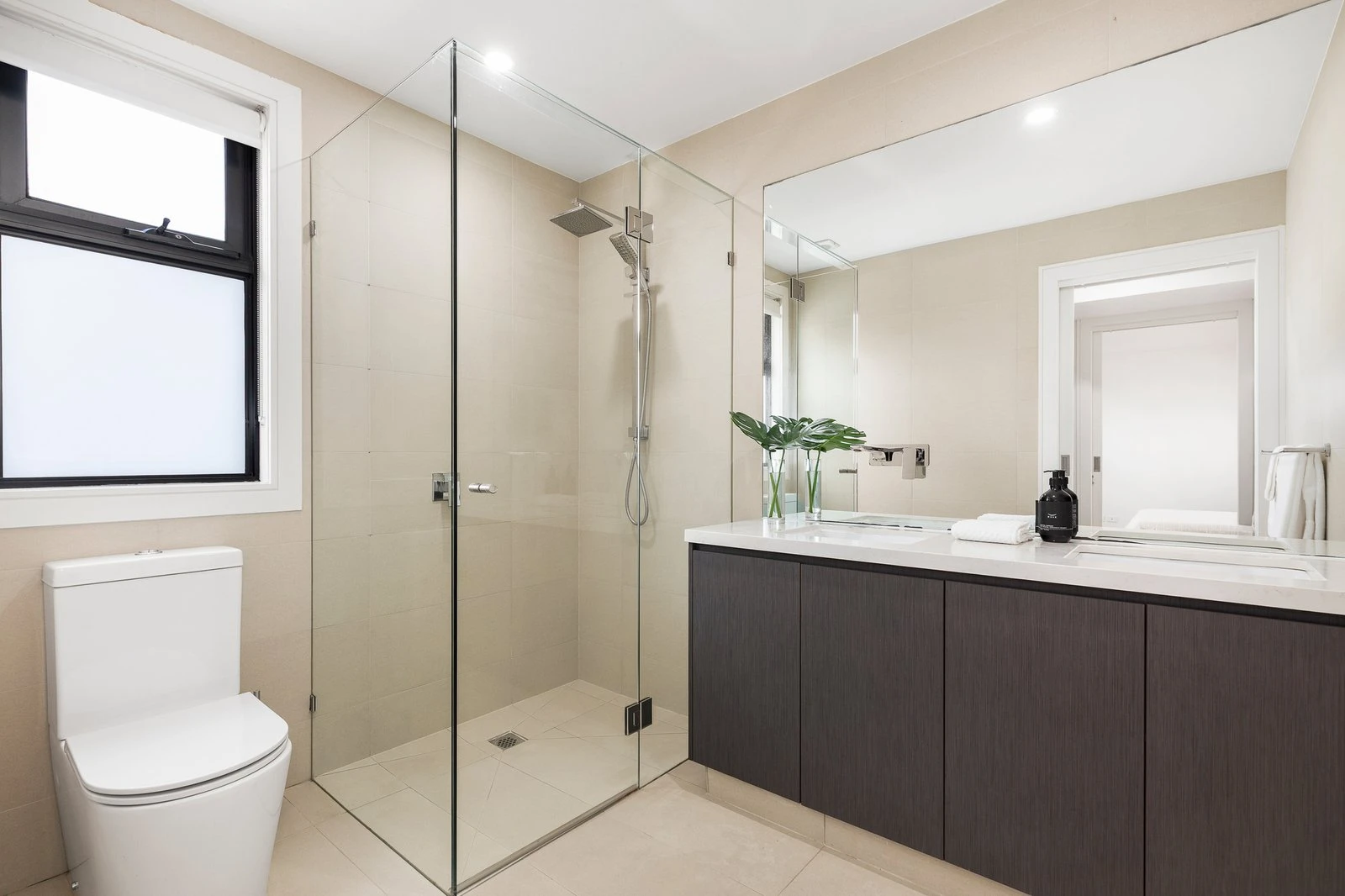 1/6a Ruabon Road, Toorak, 3142