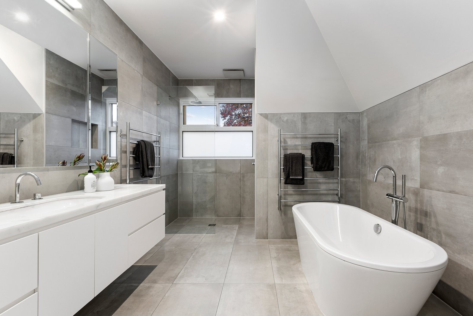 17 Hartwell Hill Road, Camberwell, 3124