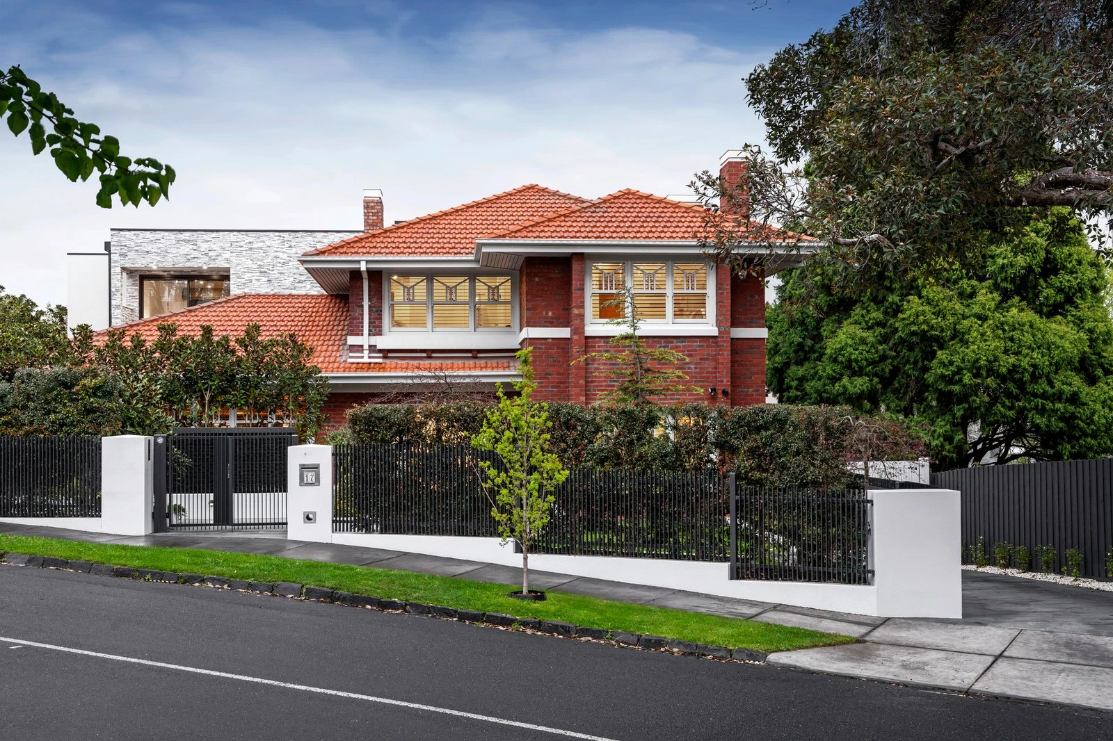 17 Iona Avenue, Toorak, 3142