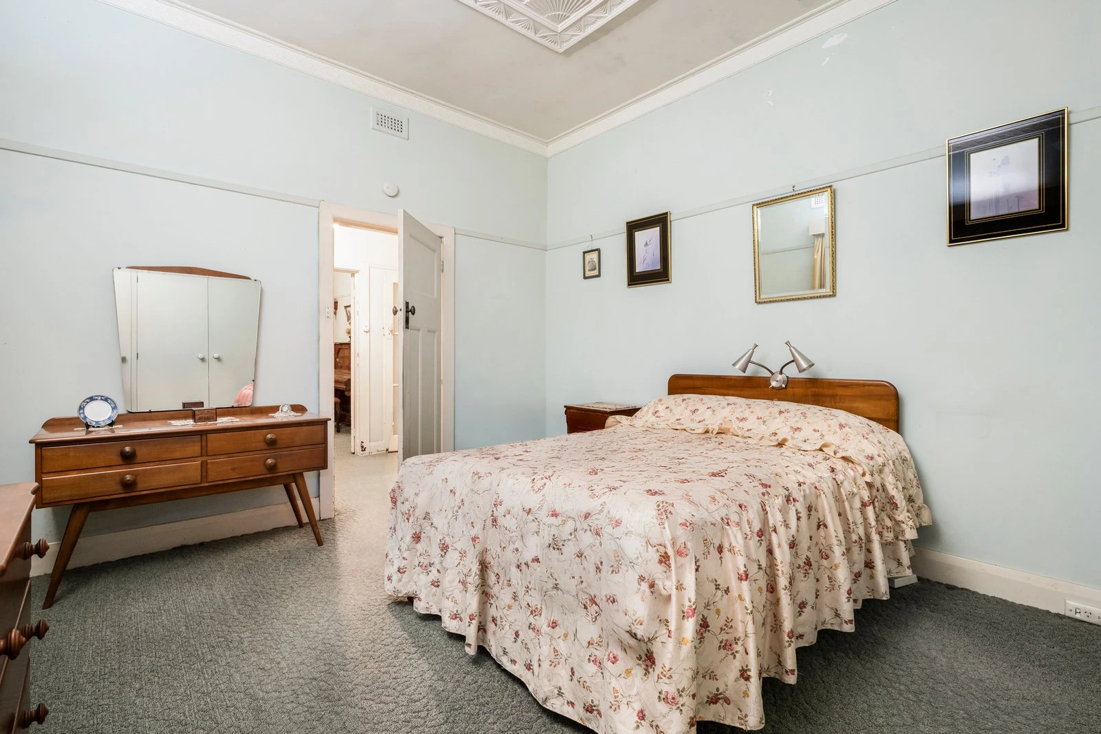 18 Berrima Avenue, Malvern East, 3145