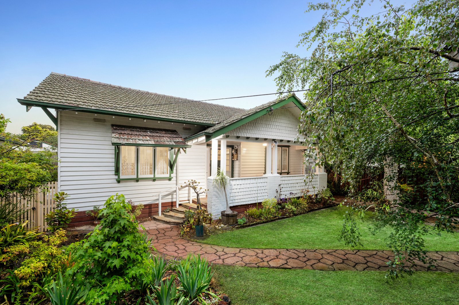 18 Berrima Avenue, Malvern East, 3145