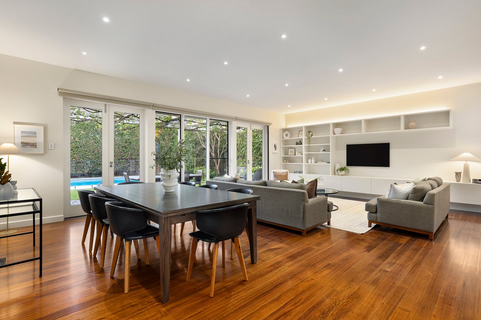 19 Inverness Way, Balwyn North, 3104