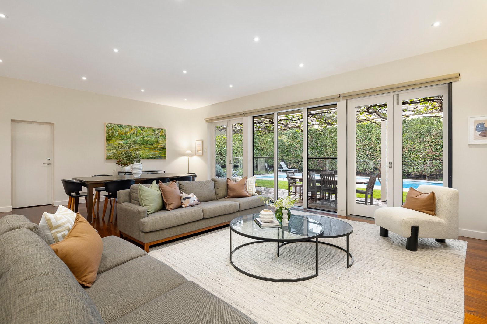 19 Inverness Way, Balwyn North, 3104