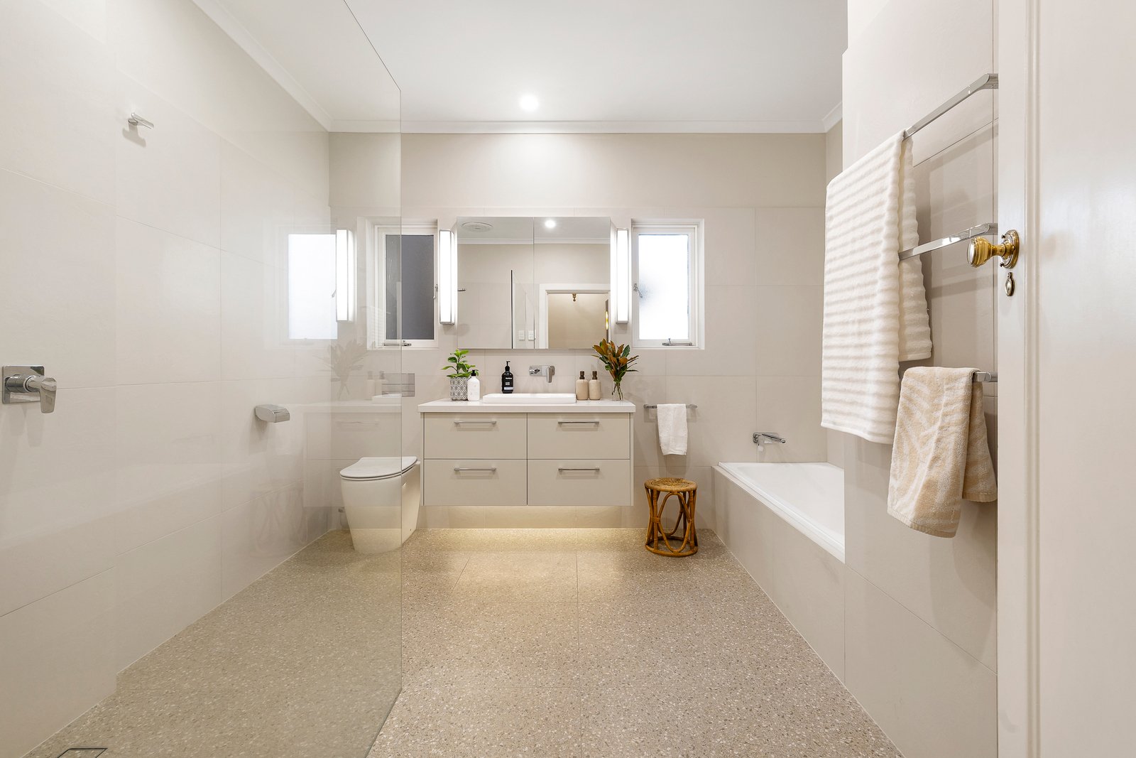 19 Inverness Way, Balwyn North, 3104