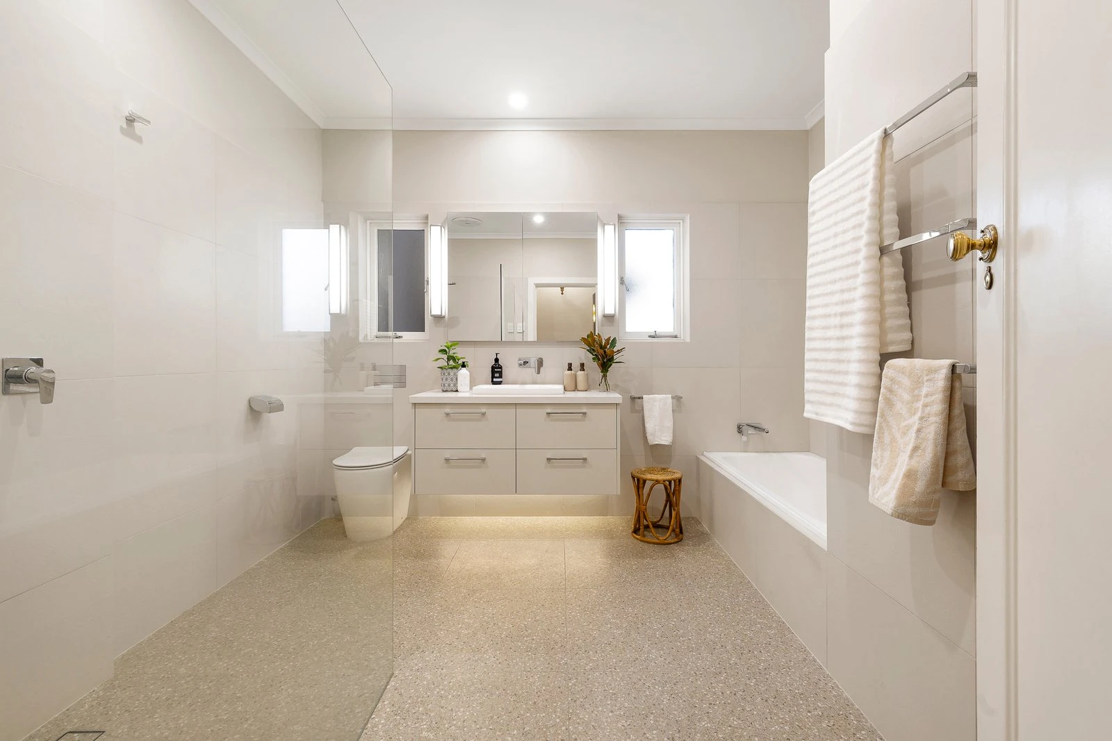 19 Inverness Way, Balwyn North, 3104