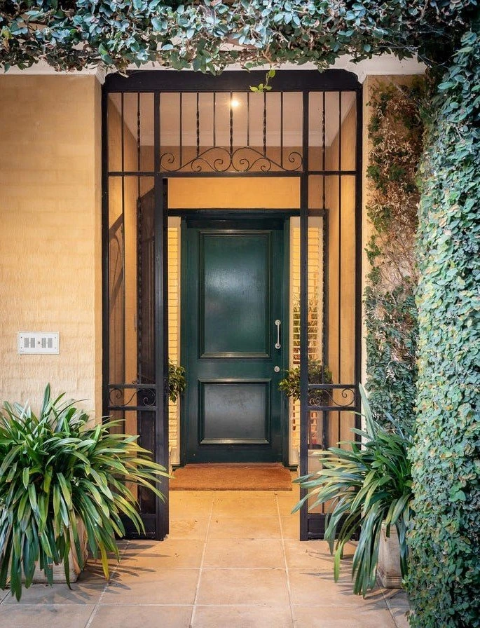 2 Yeovil Road, Glen Iris, 3146