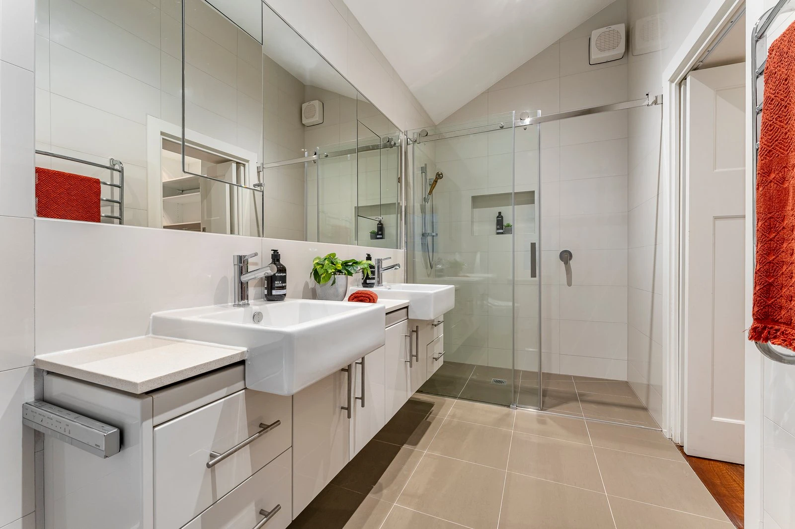 20 Rubens Grove, Canterbury, 3126