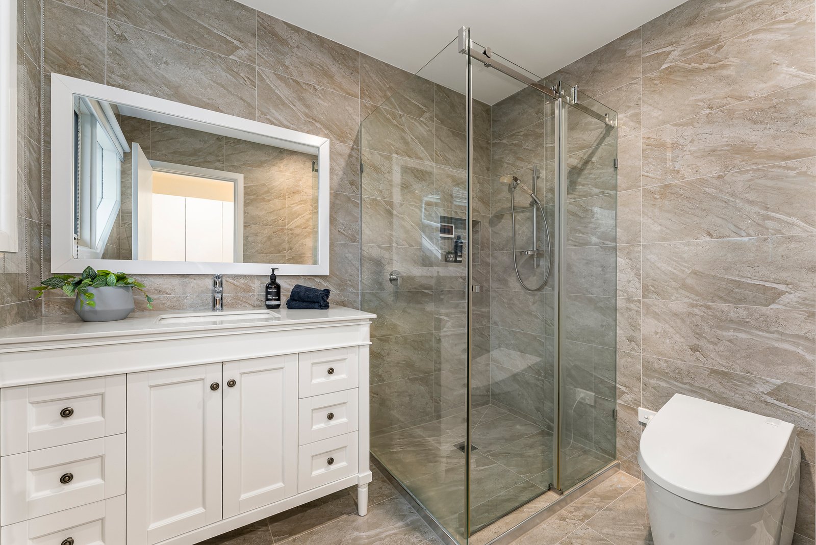 20 Rubens Grove, Canterbury, 3126