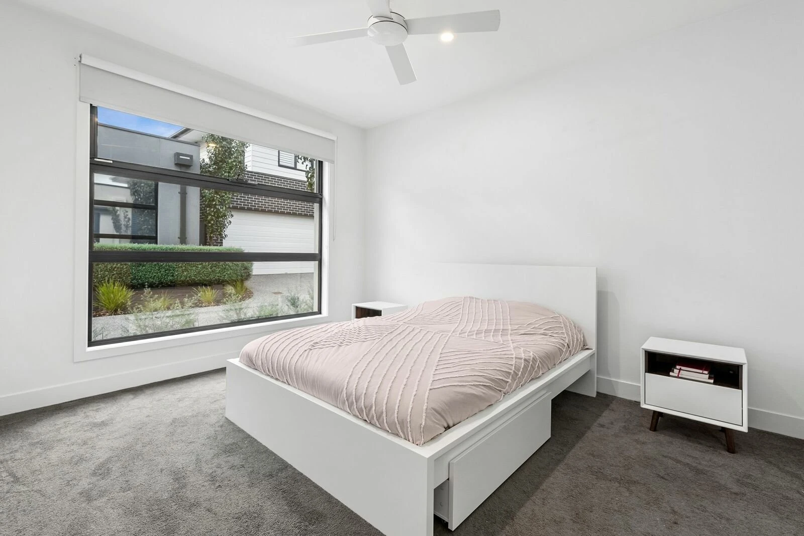 2/15 Green Island Avenue, Mount Martha, 3934