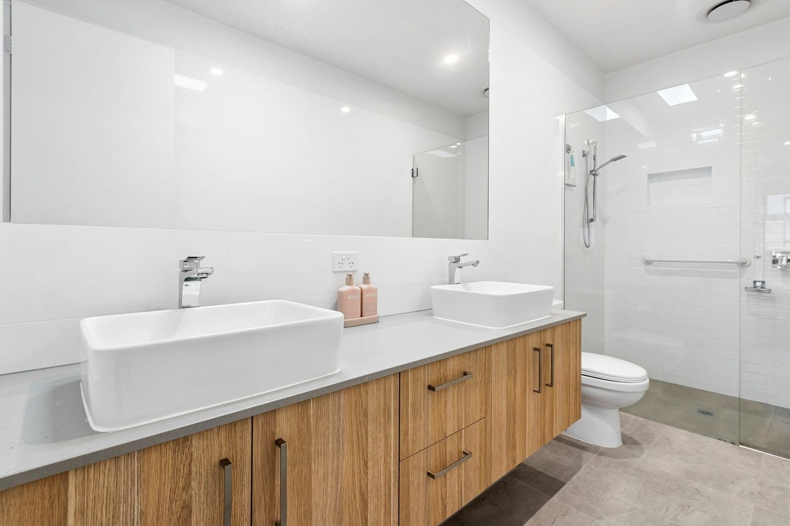 2/15 Green Island Avenue, Mount Martha, 3934