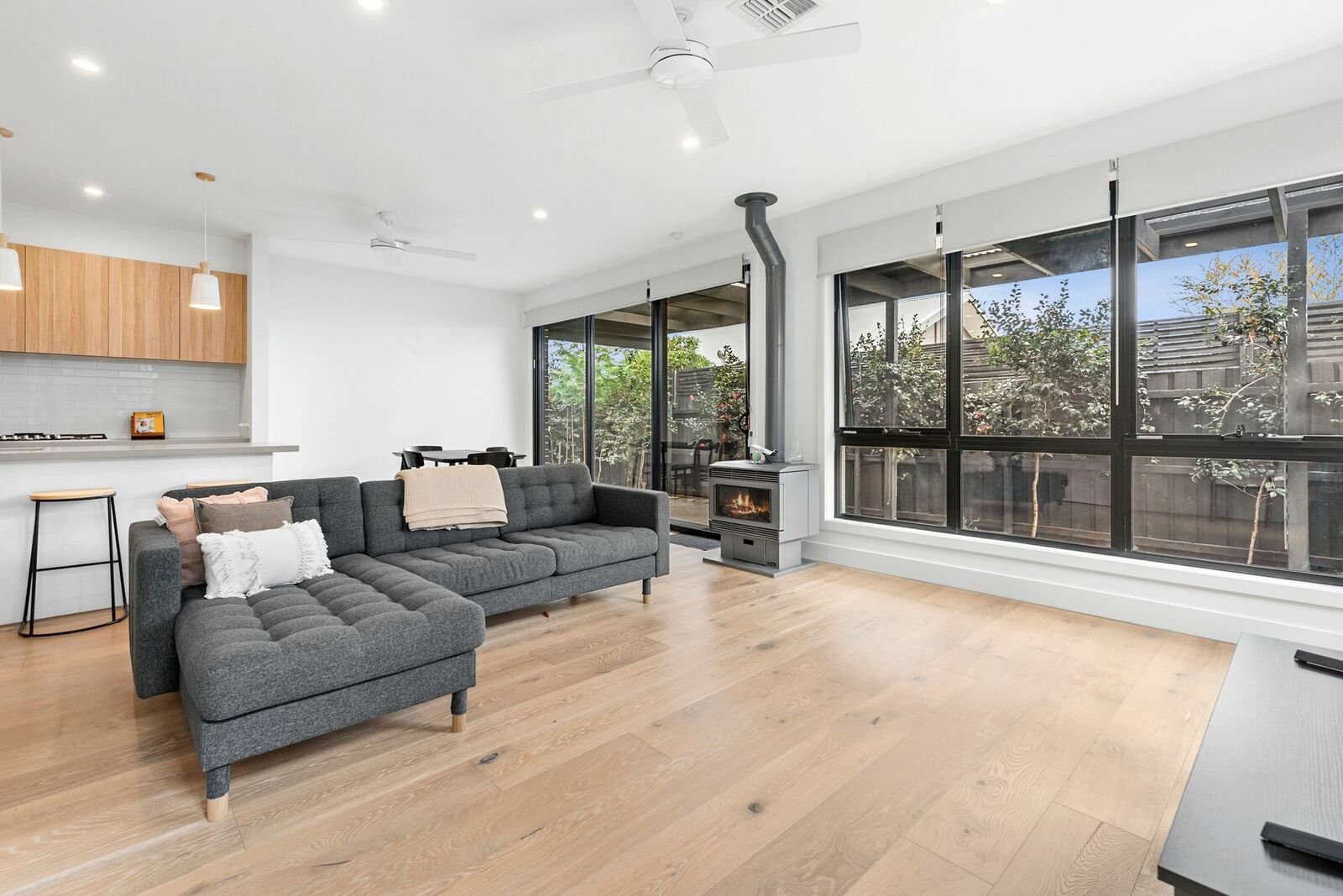2/15 Green Island Avenue, Mount Martha, 3934