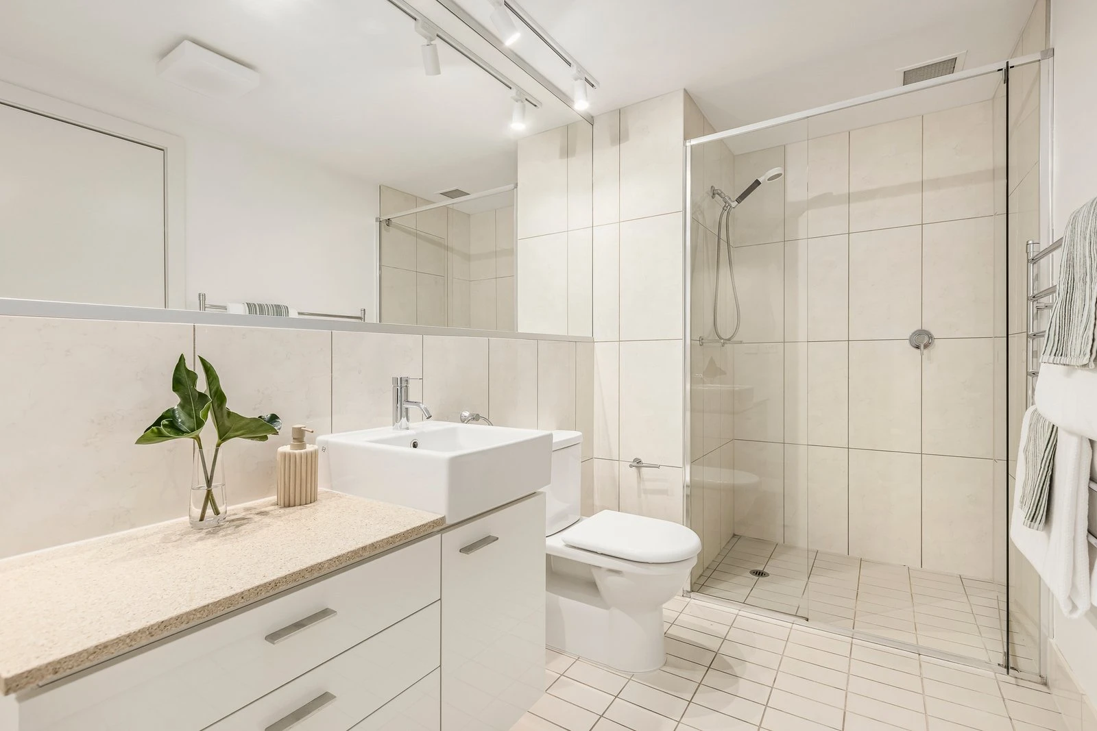2/188 Canterbury Road, Canterbury, 3126