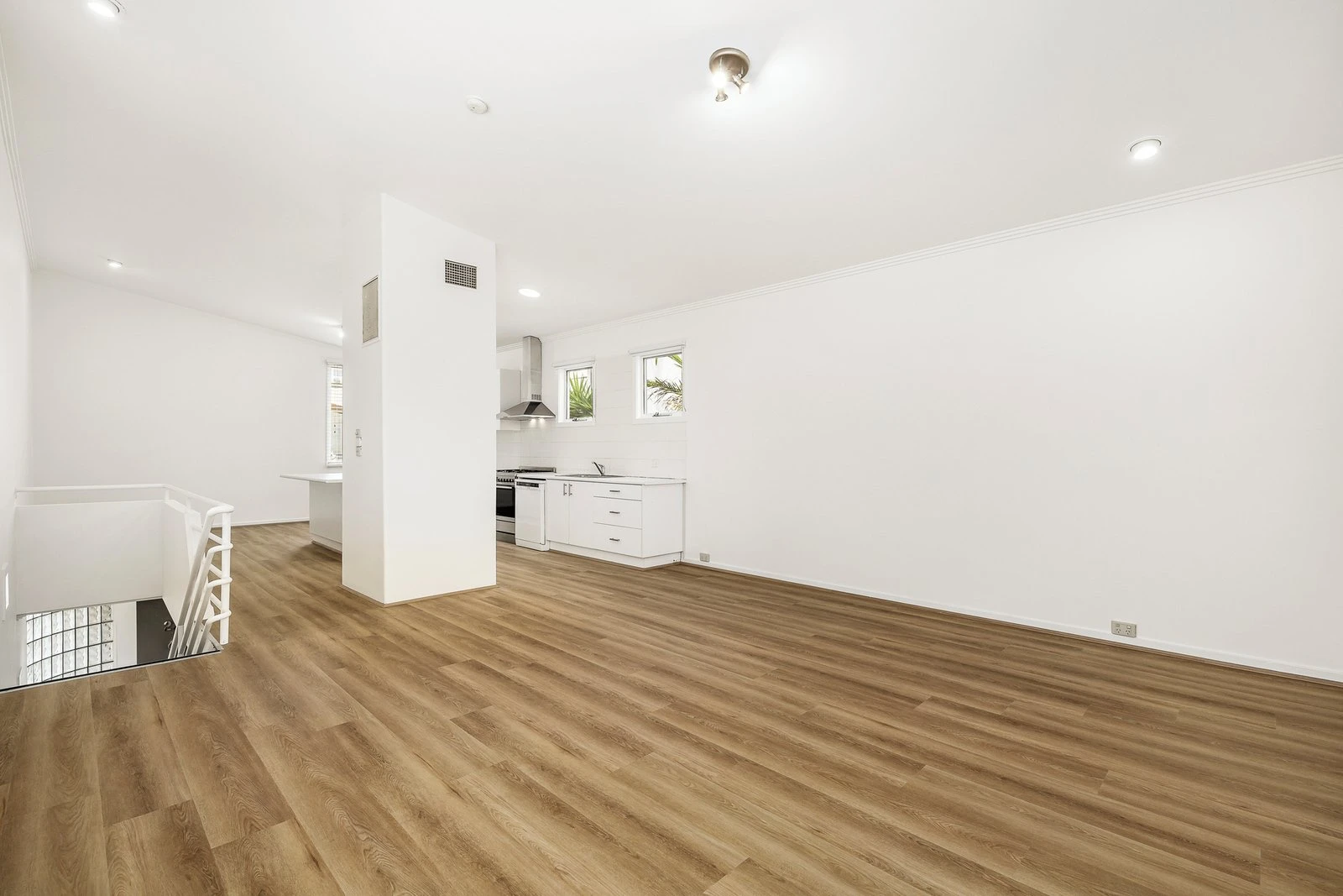 22/15 Beach Street, Port Melbourne, 3207