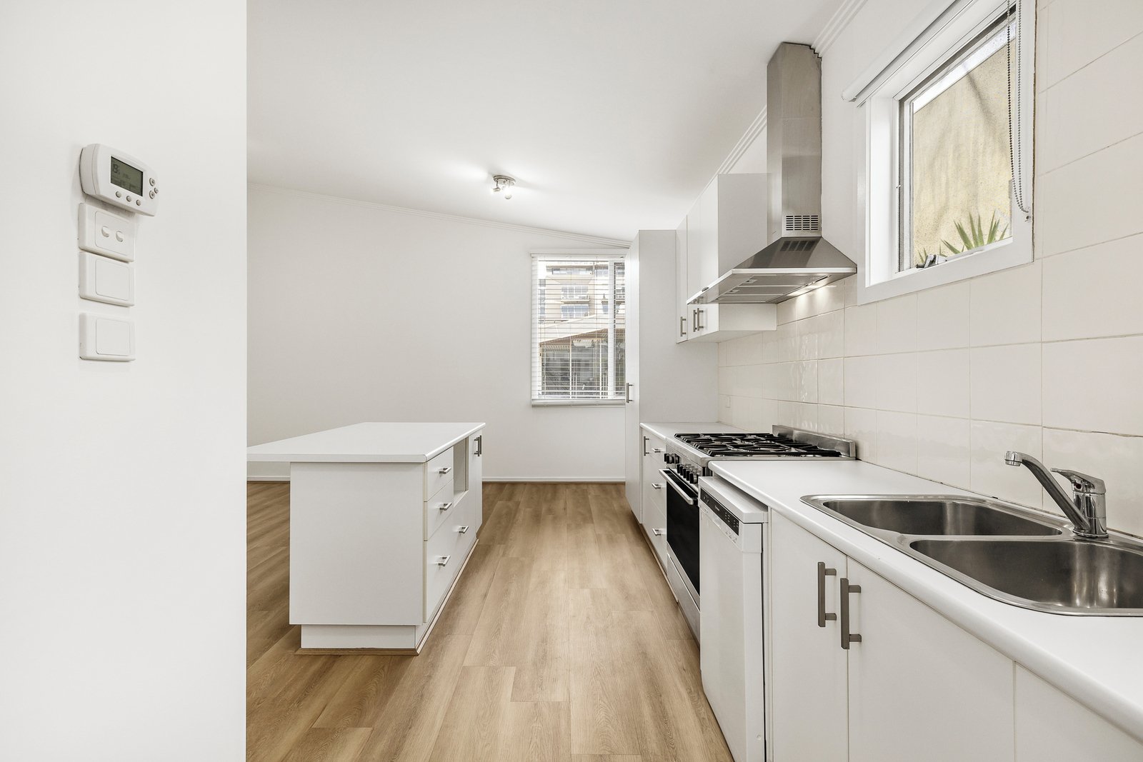 22/15 Beach Street, Port Melbourne, 3207