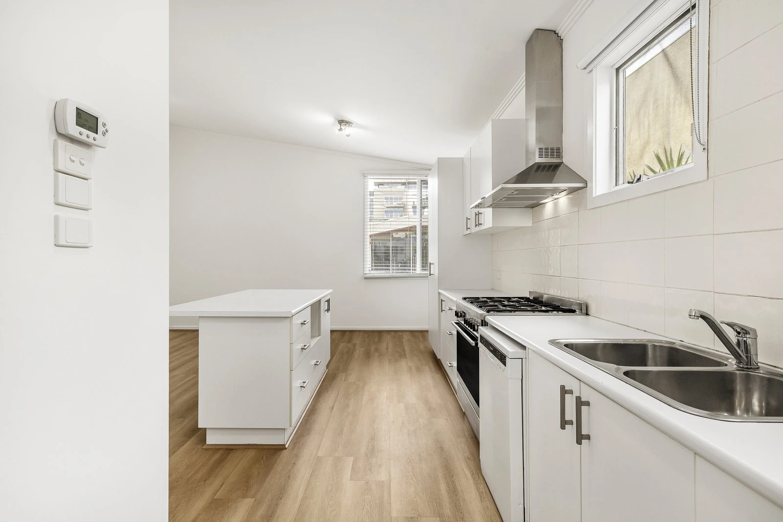 22/15 Beach Street, Port Melbourne, 3207