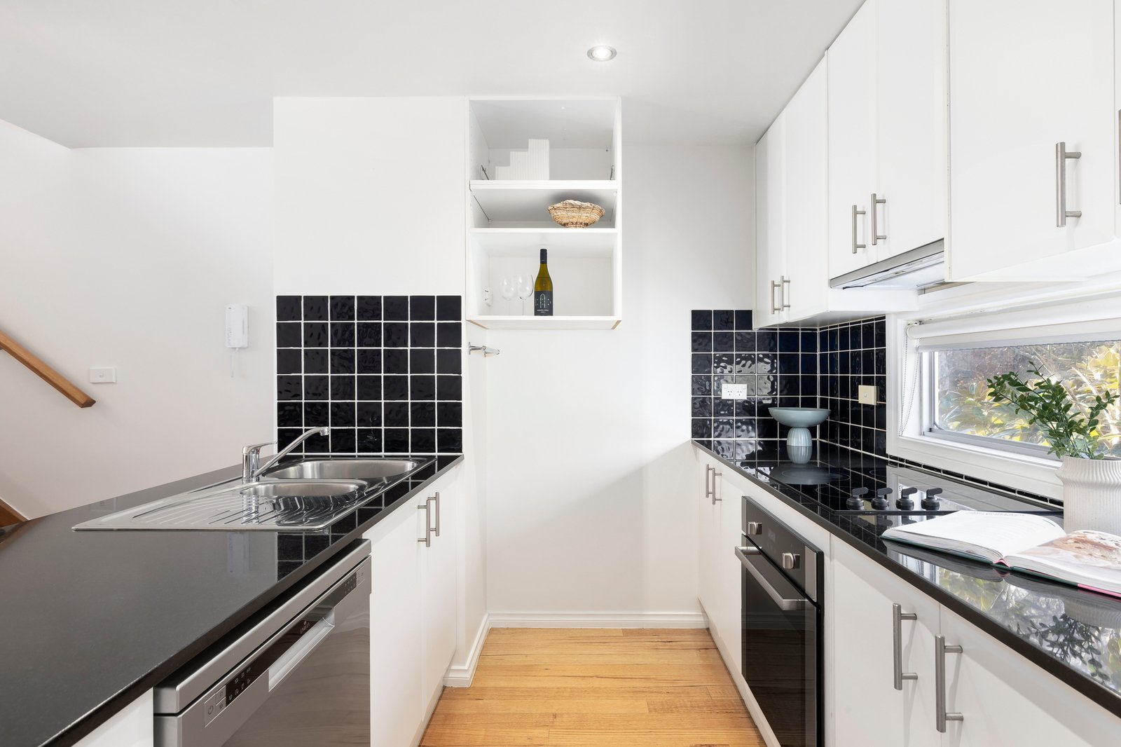 2/235 Dandenong Road, Windsor, 3181