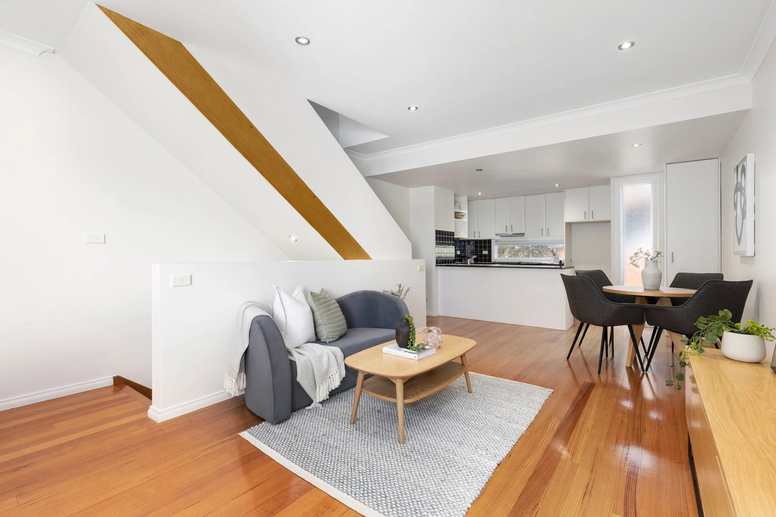 2/235 Dandenong Road, Windsor, 3181