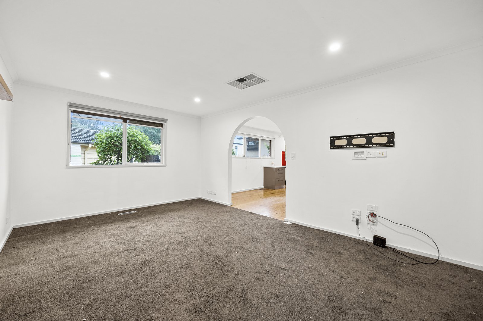 2/4 Campbell Road, Briar Hill, 3088