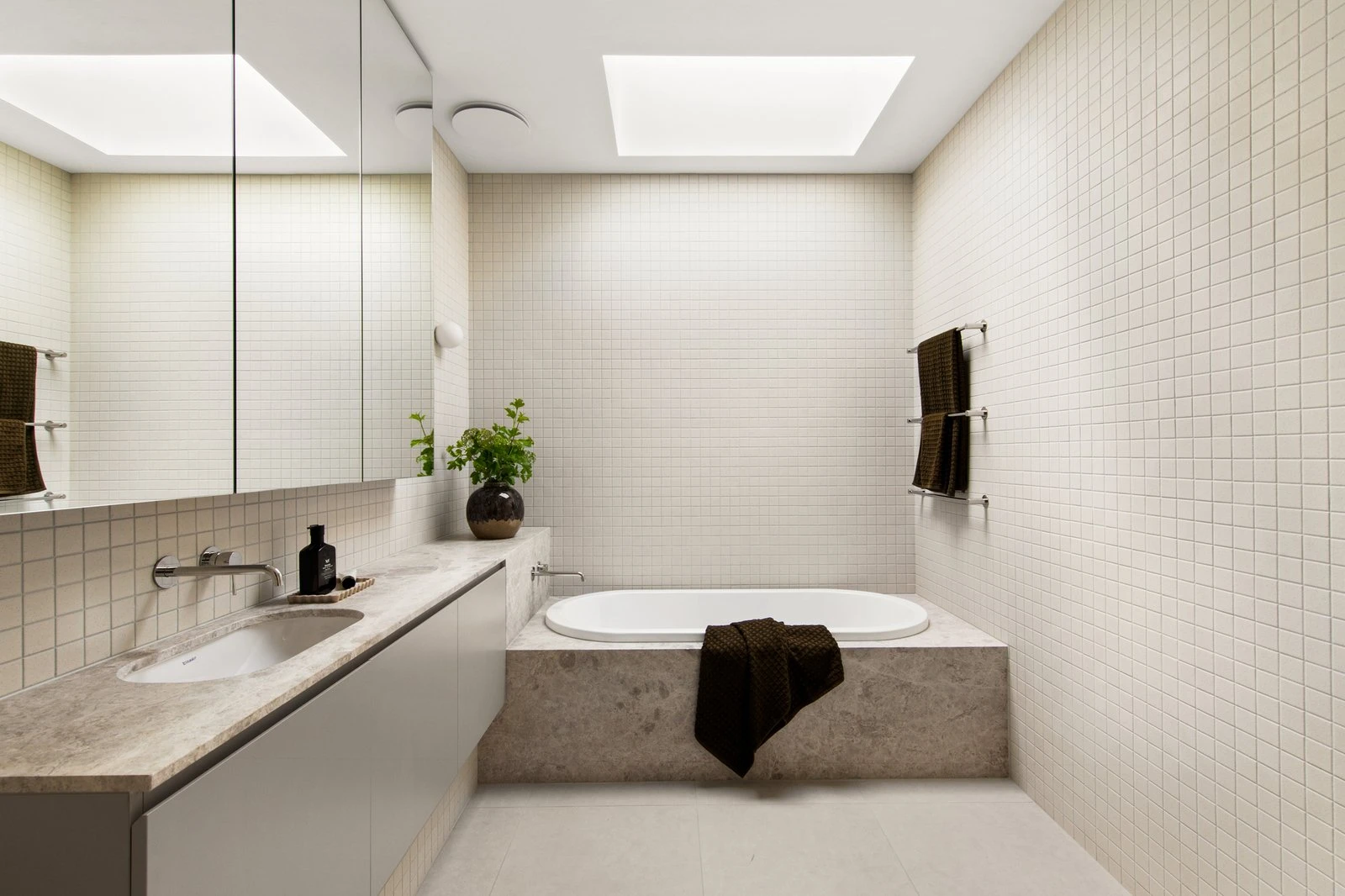 24 Glendearg Grove, Malvern, 3144