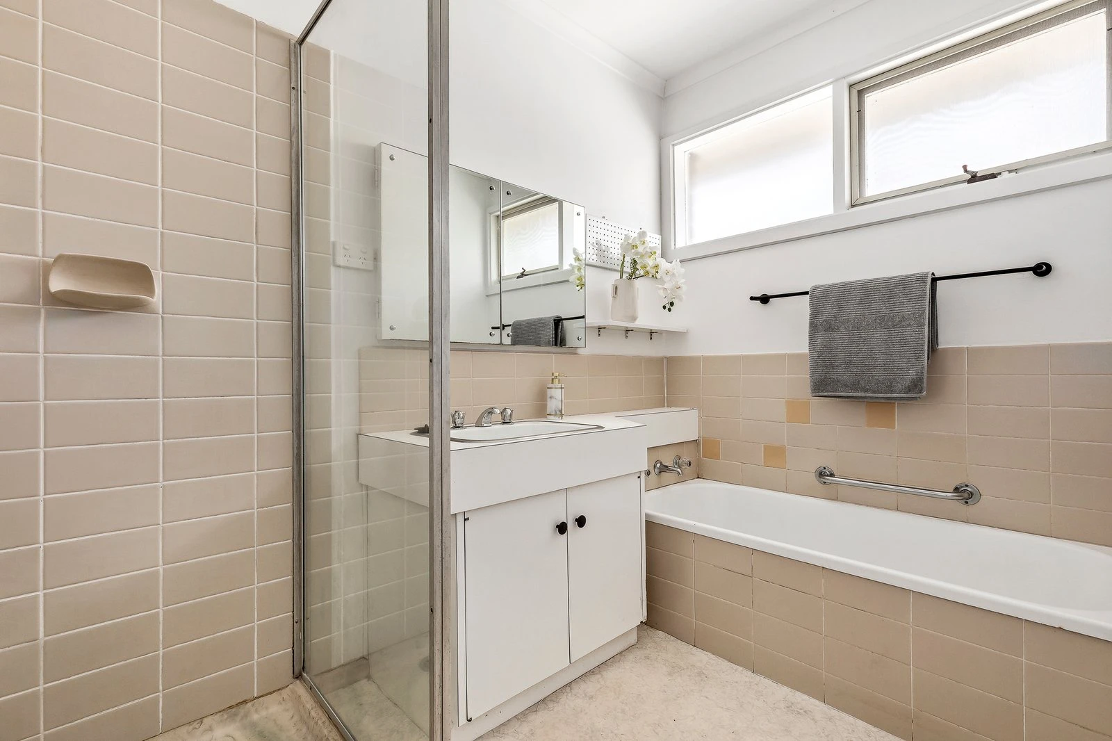 2/4 Maverston Street, Glen Iris, 3146