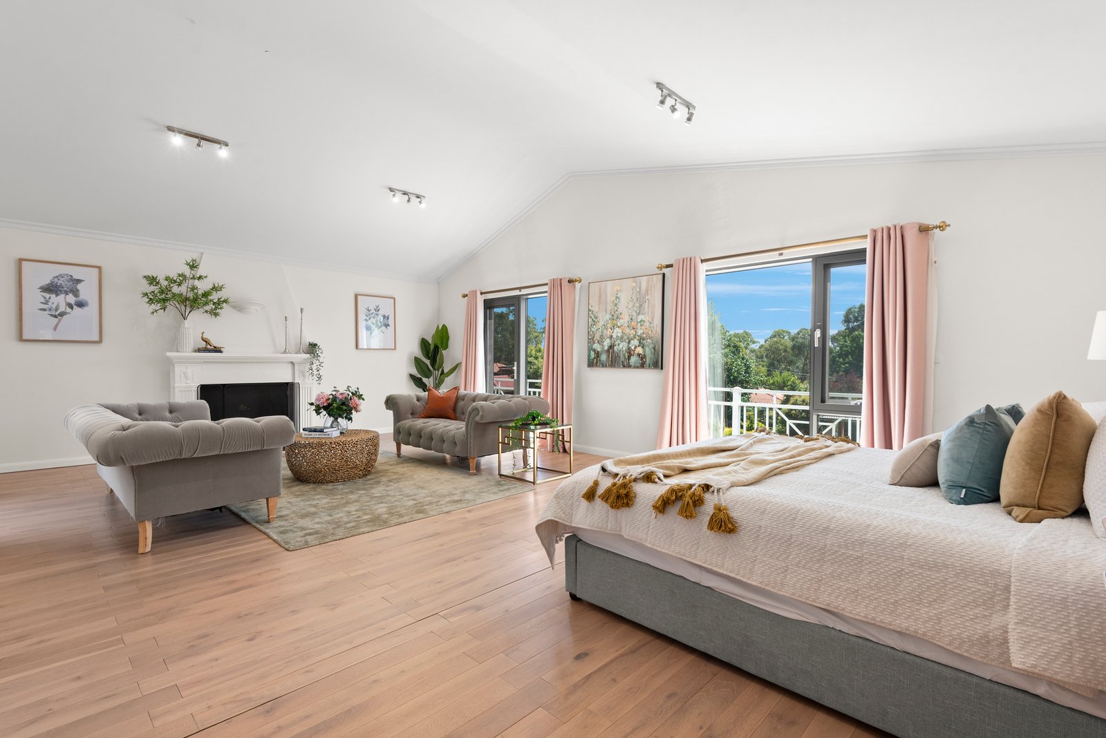 24 Santa Rosa Boulevard, Doncaster East, 3109