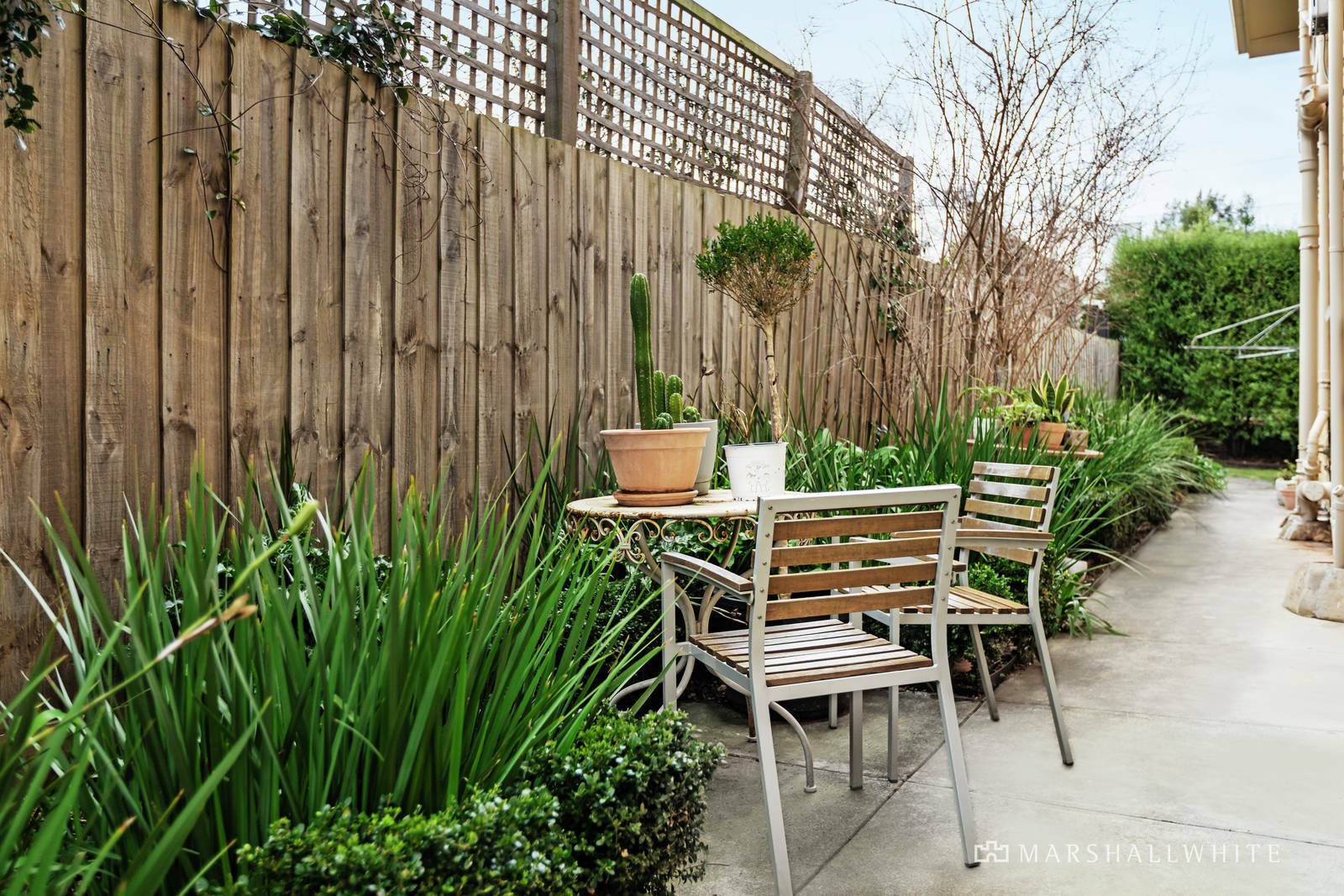 2/4 St Johns Parade, Kew, 3101