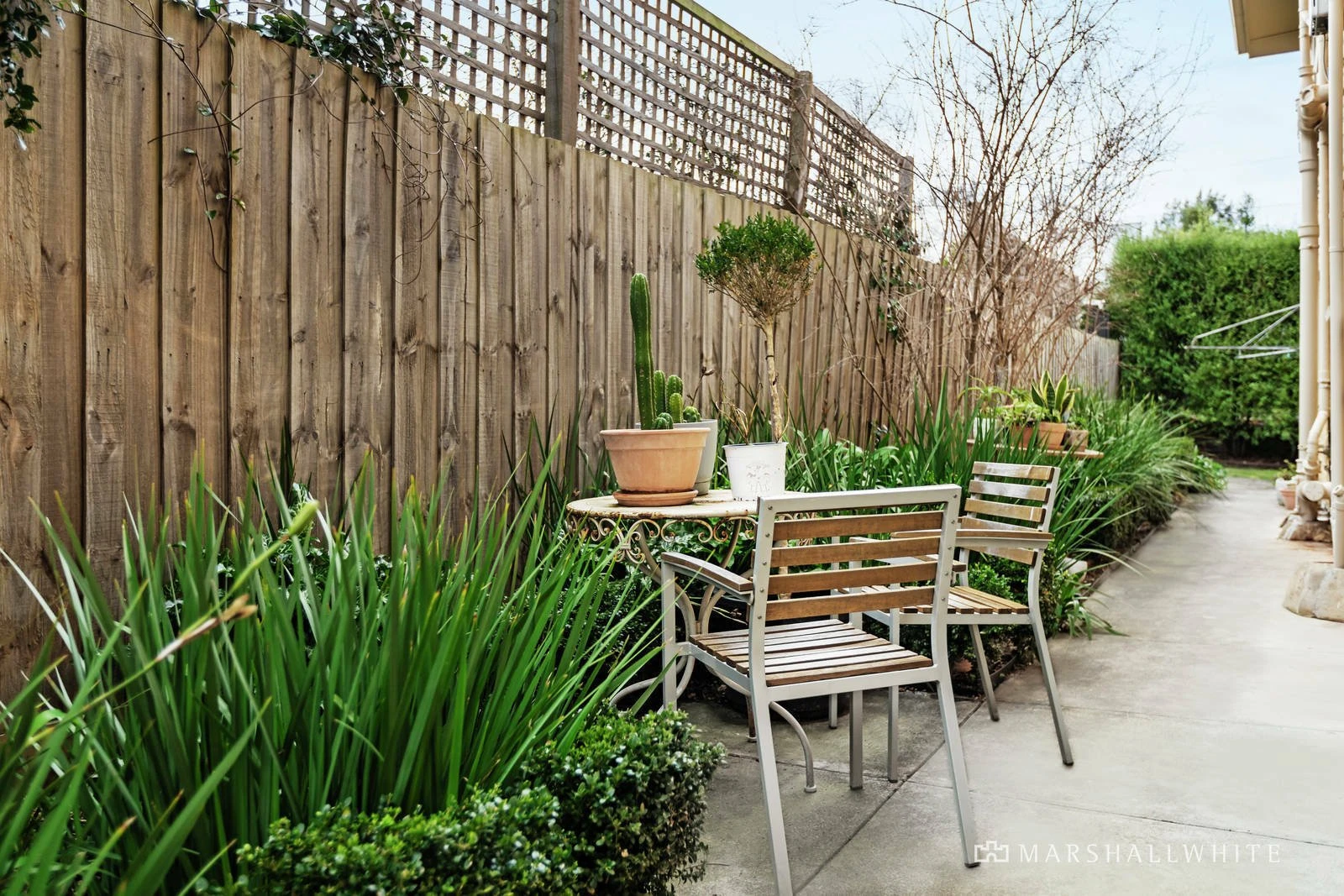 2/4 St Johns Parade, Kew, 3101