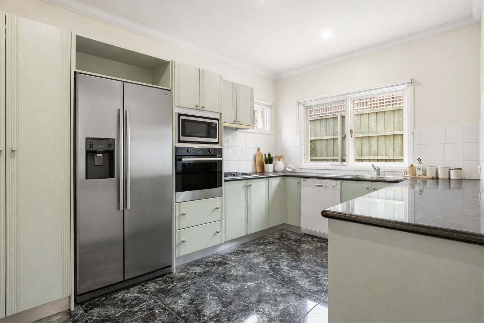 2/42 Glen Street, Hawthorn, 3122