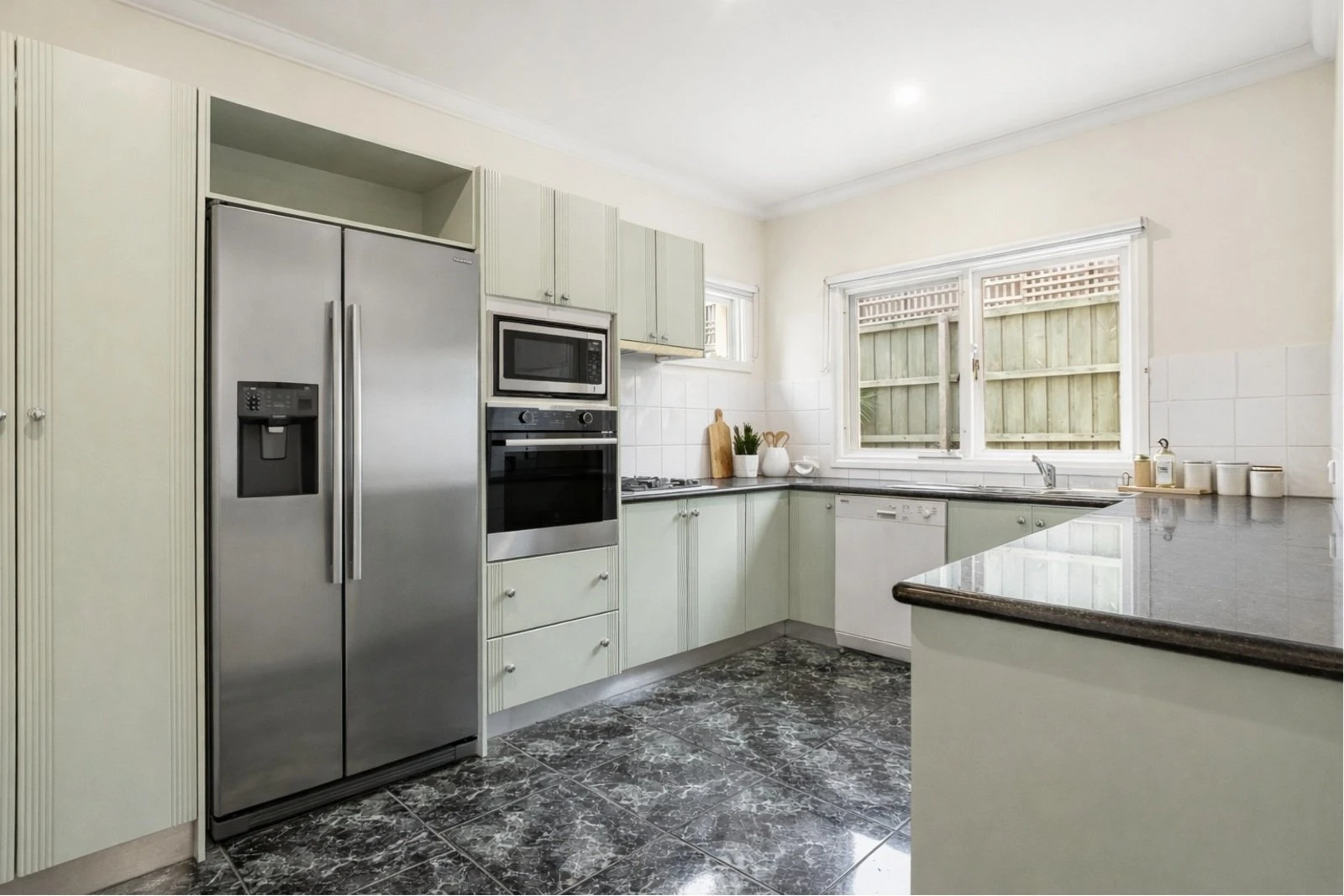 2/42 Glen Street, Hawthorn, 3122