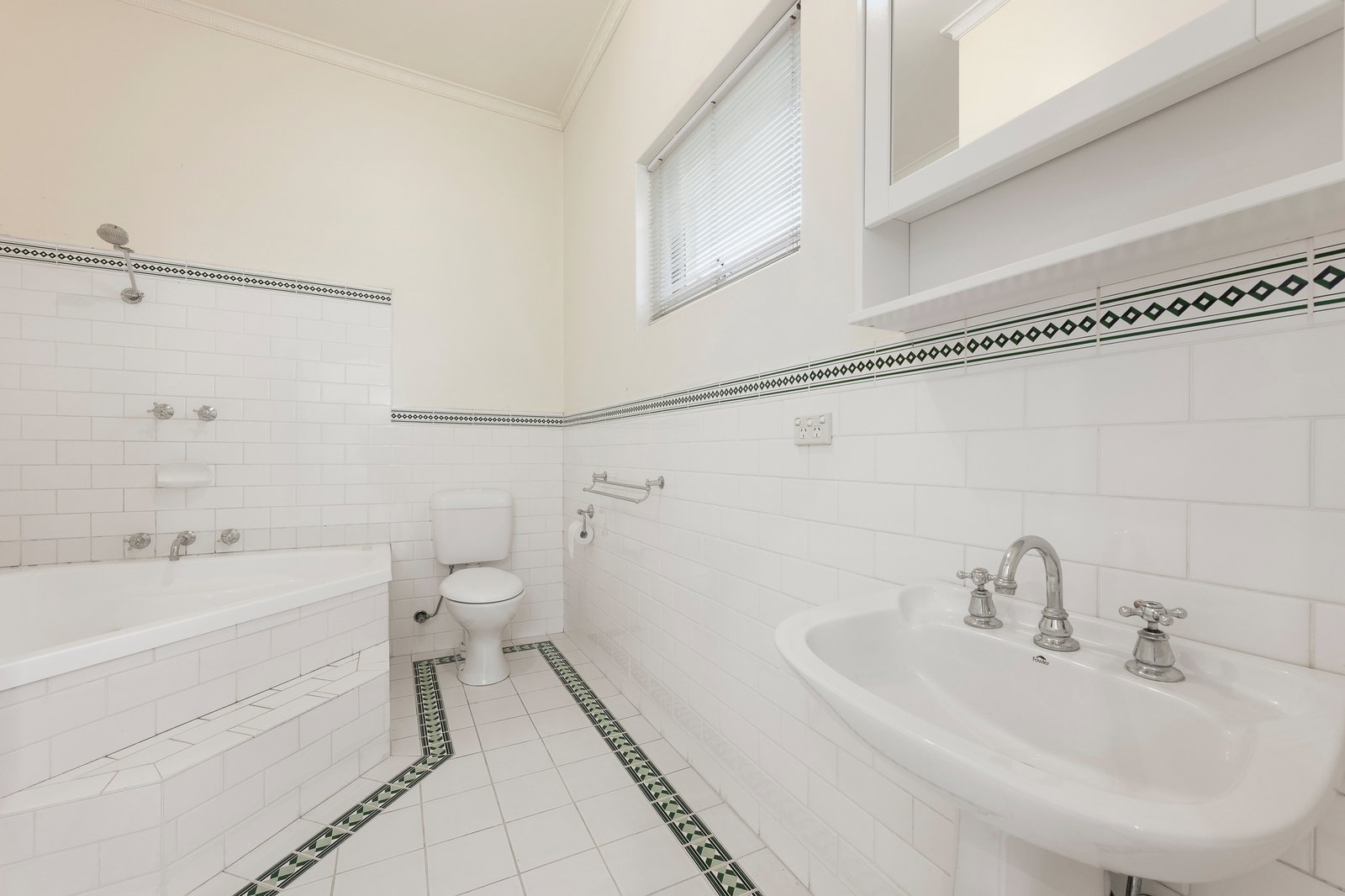 25 Albert Crescent, Surrey Hills, 3127