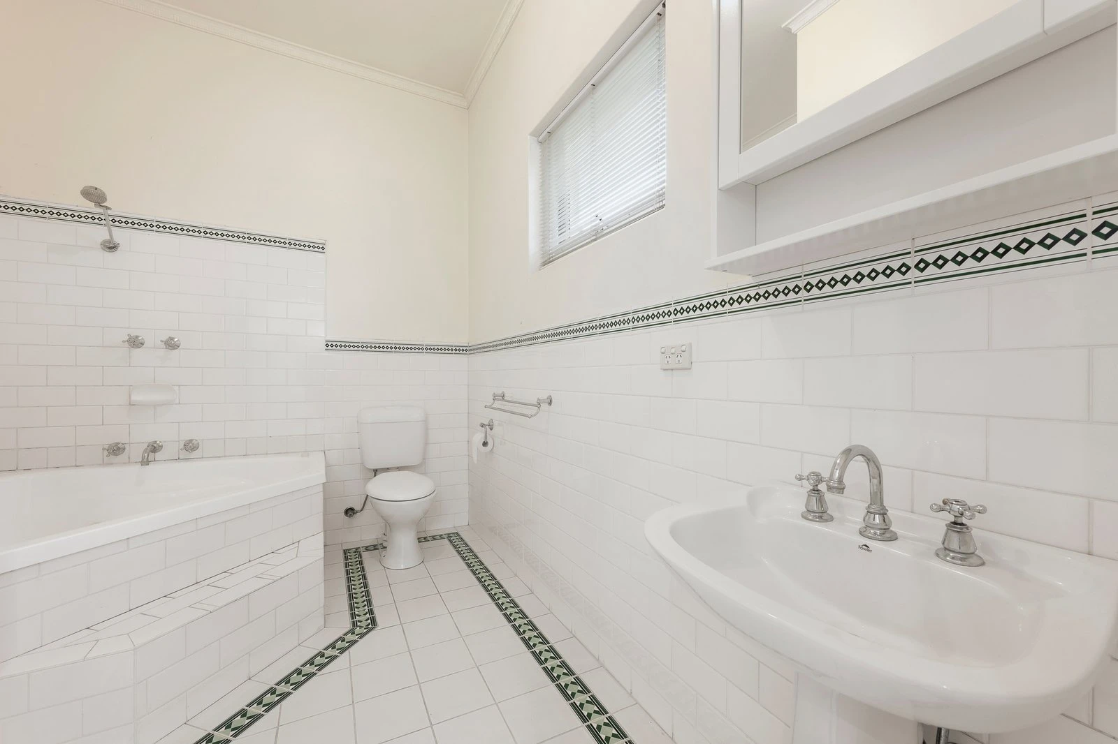 25 Albert Crescent, Surrey Hills, 3127