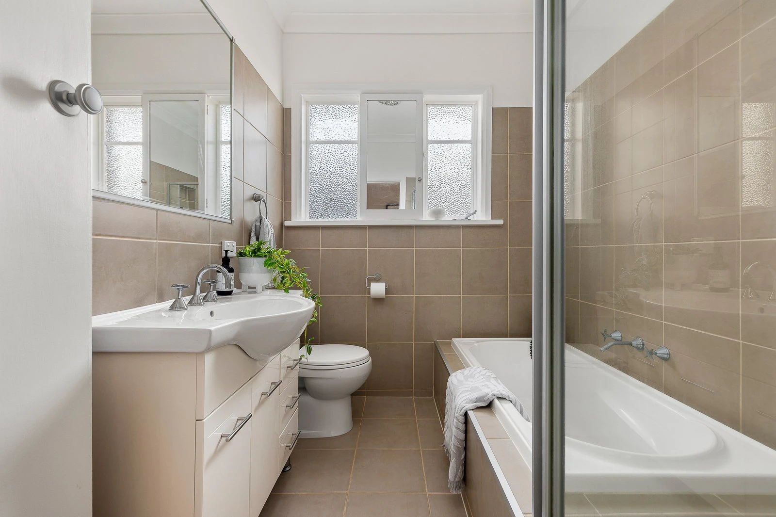 27 Compton Street, Canterbury, 3126