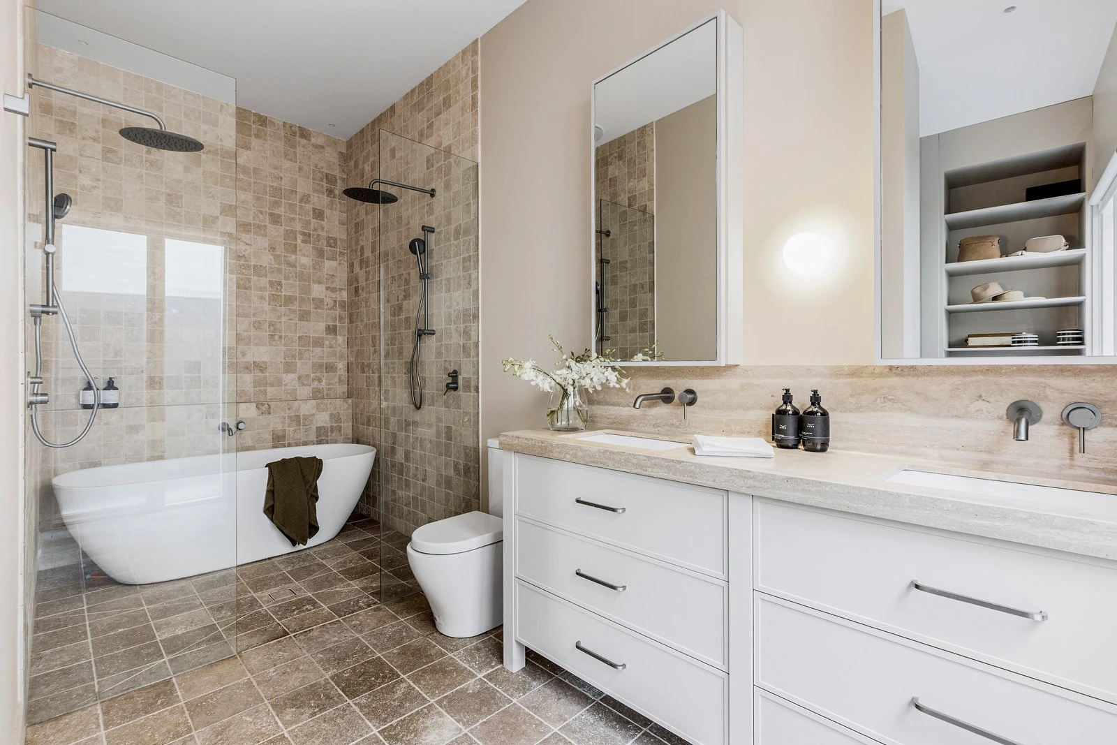 28 The Avenue, Malvern East, 3145