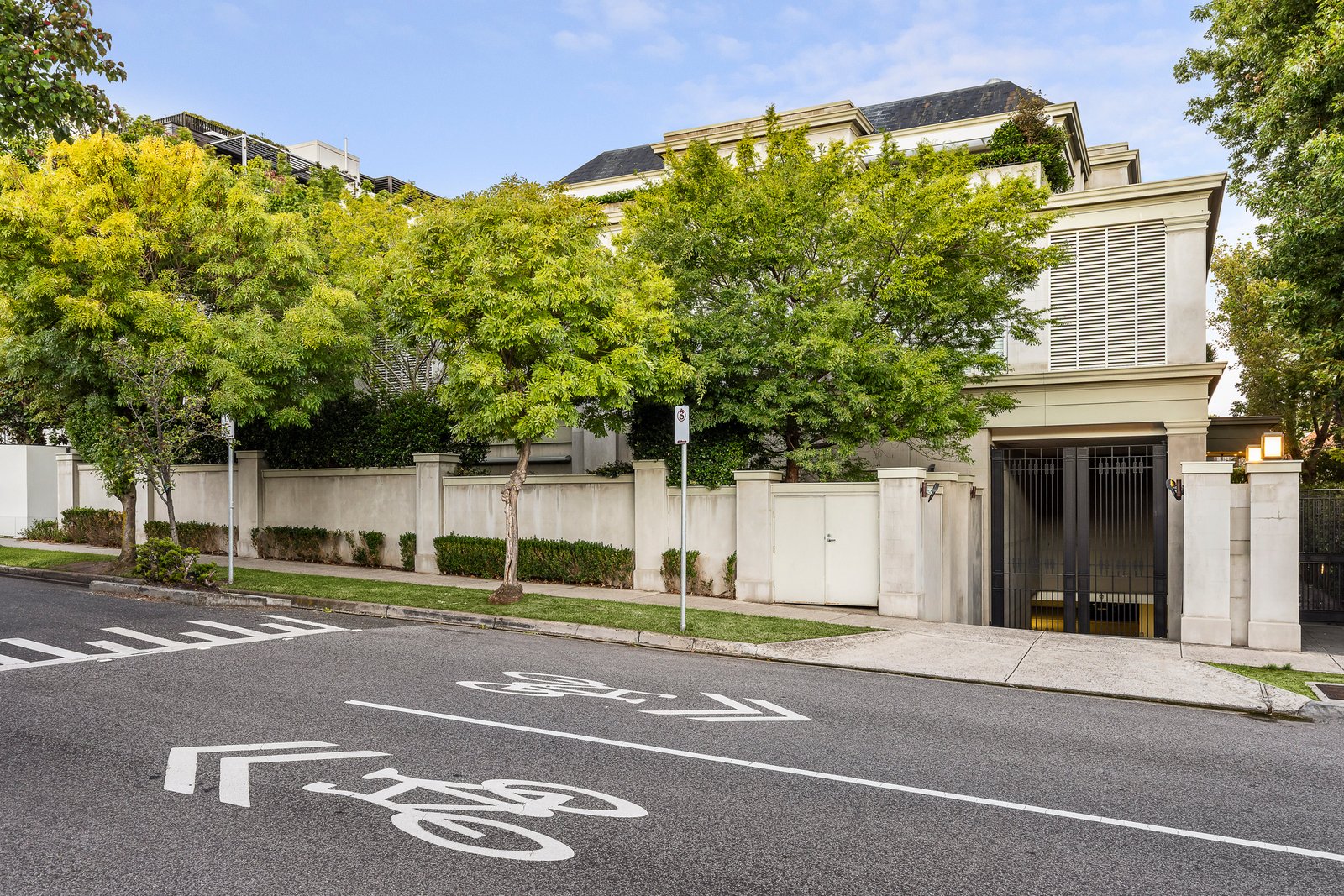 2/82 Mathoura Road, Toorak, 3142
