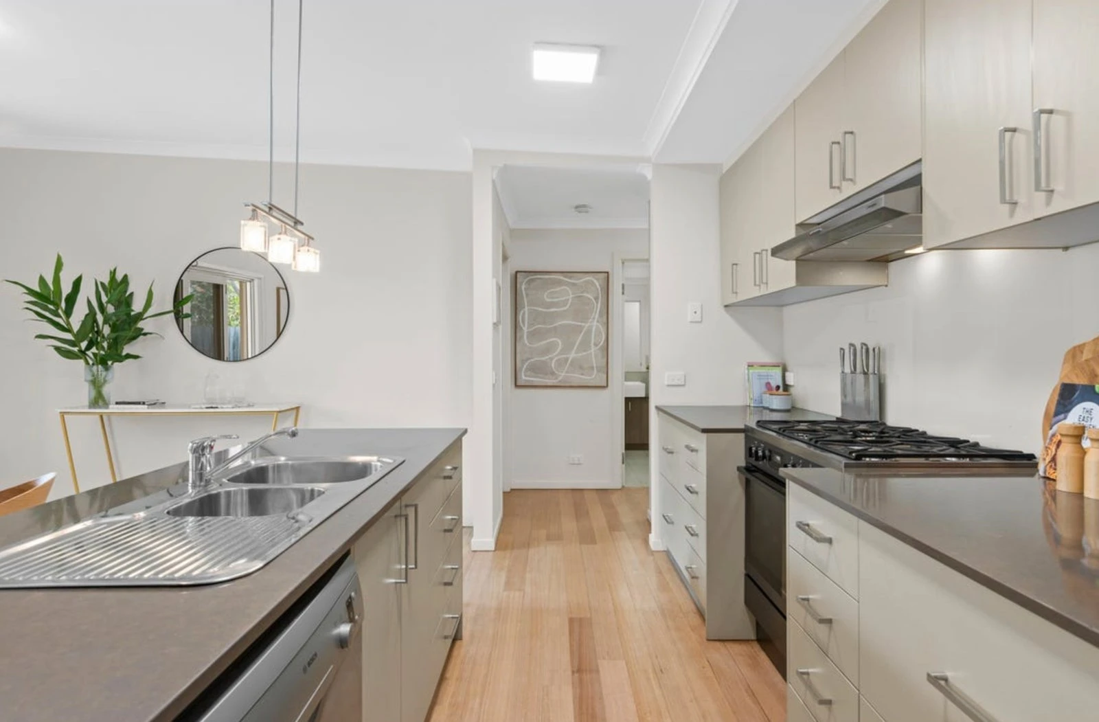 2/9 Baker Street, Murrumbeena, 3163