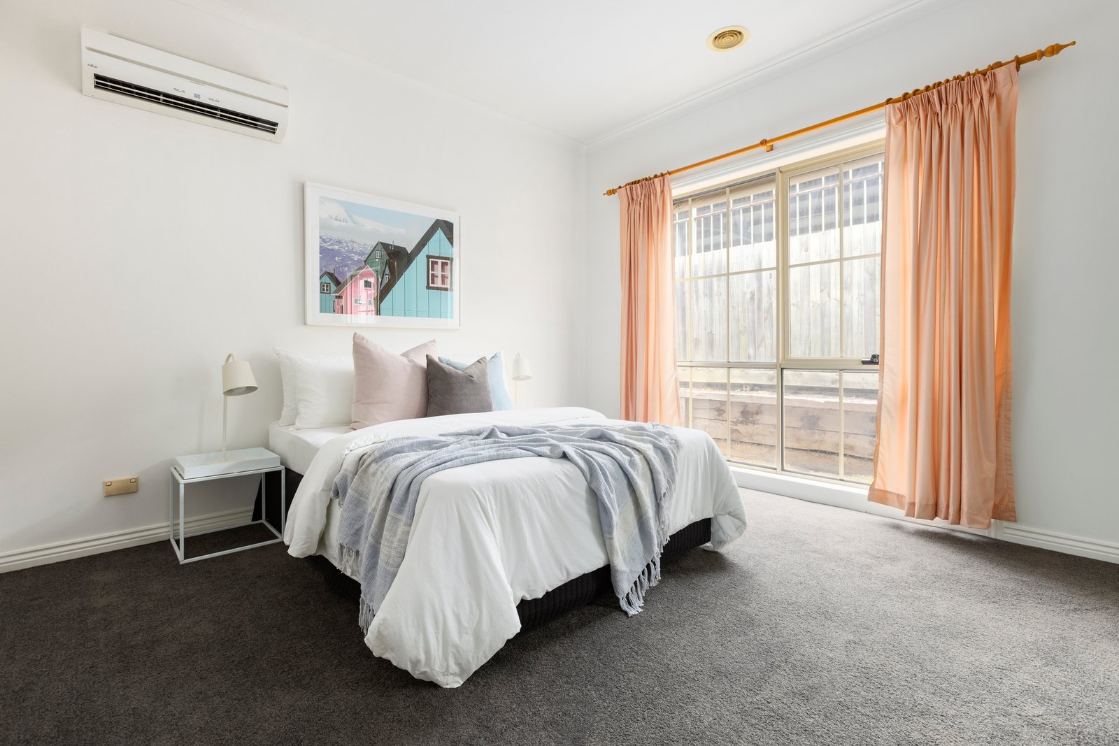 2A Hutchinson Drive, Kew, 3101